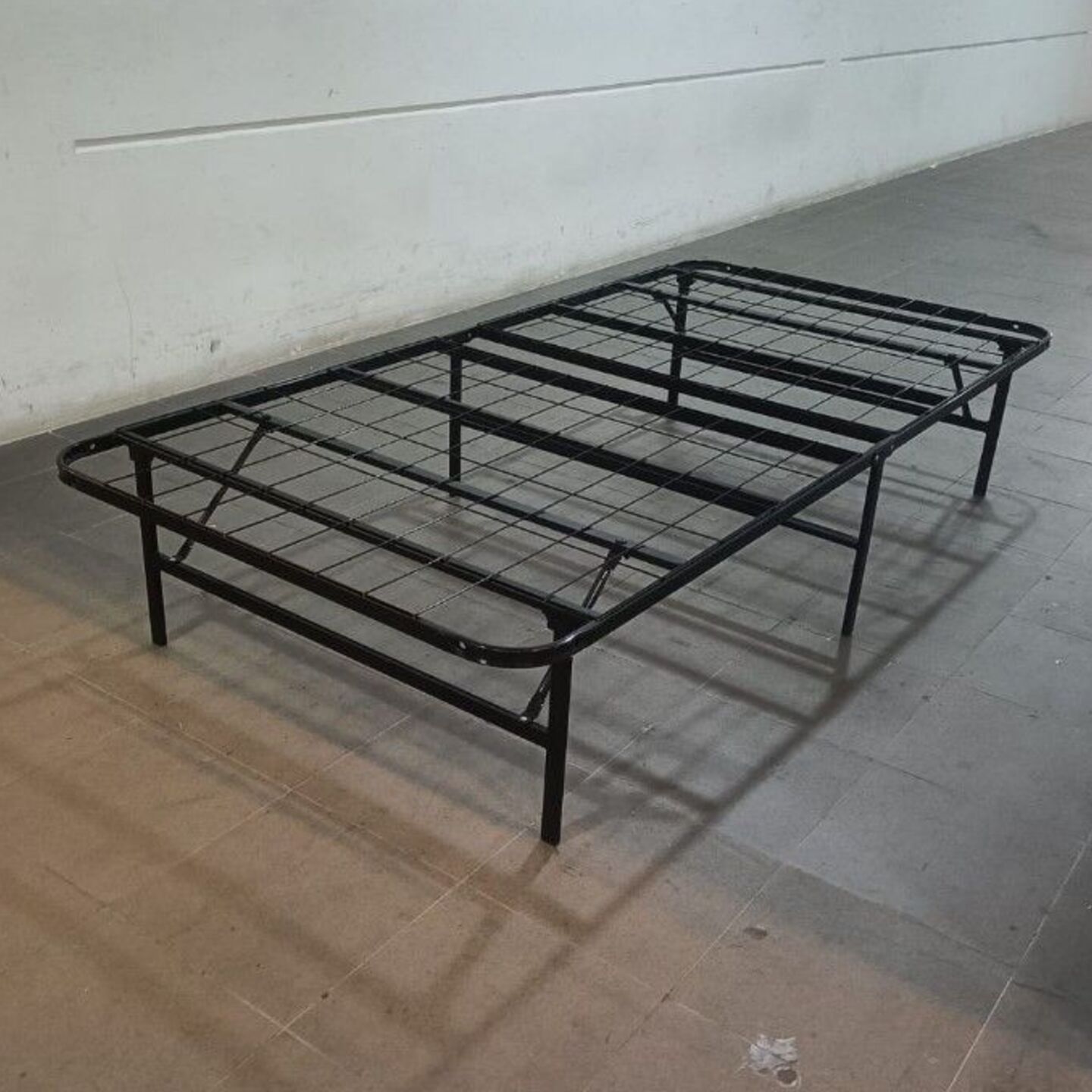 PITCHER Single Size Metal Foldable Bedframe