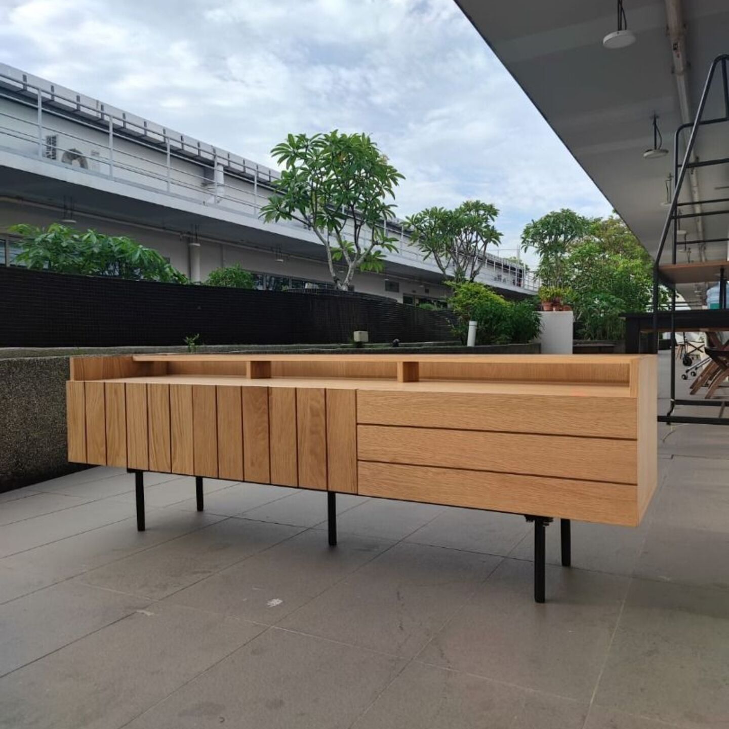 SAIKI TV Console