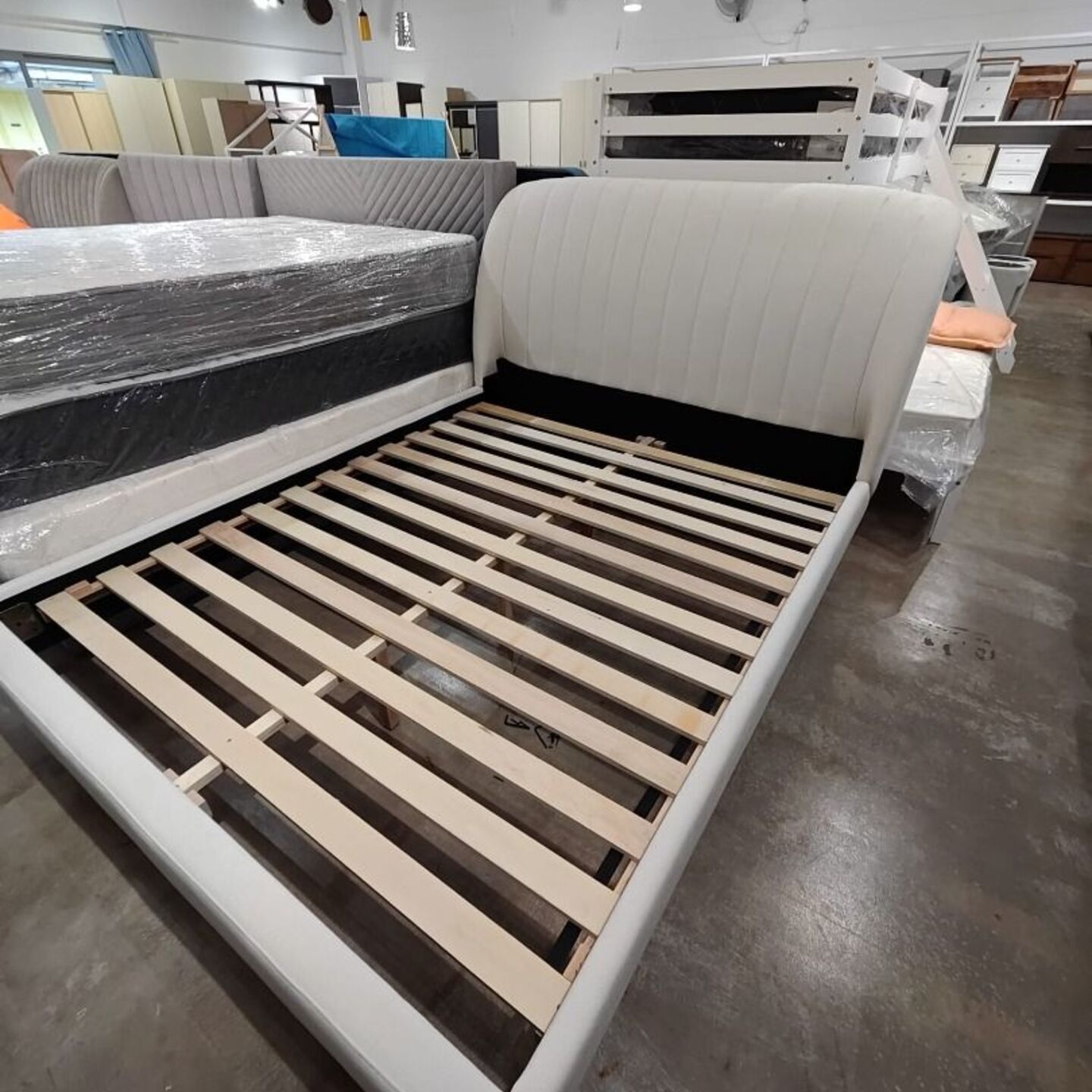 LUTHER Tufted Queen Size Bedframe