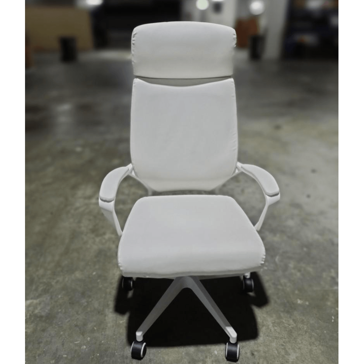 M-SUITE Designer Executive PU Office Chair in WHITE