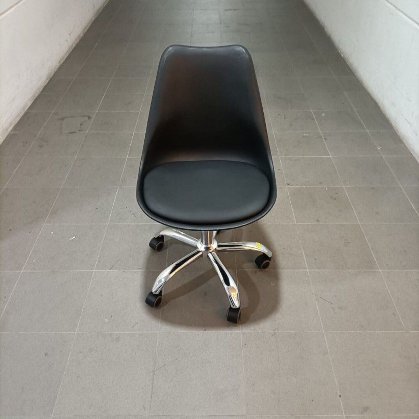 VENZ Office Chair in BLACK