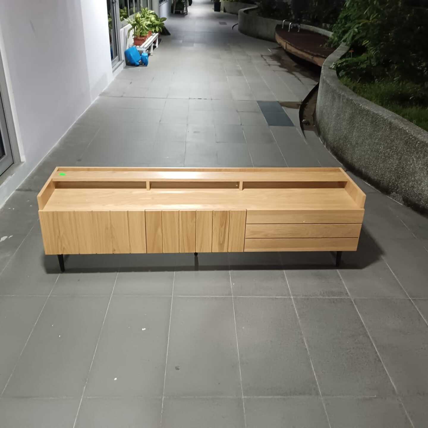 SAIKI TV Console