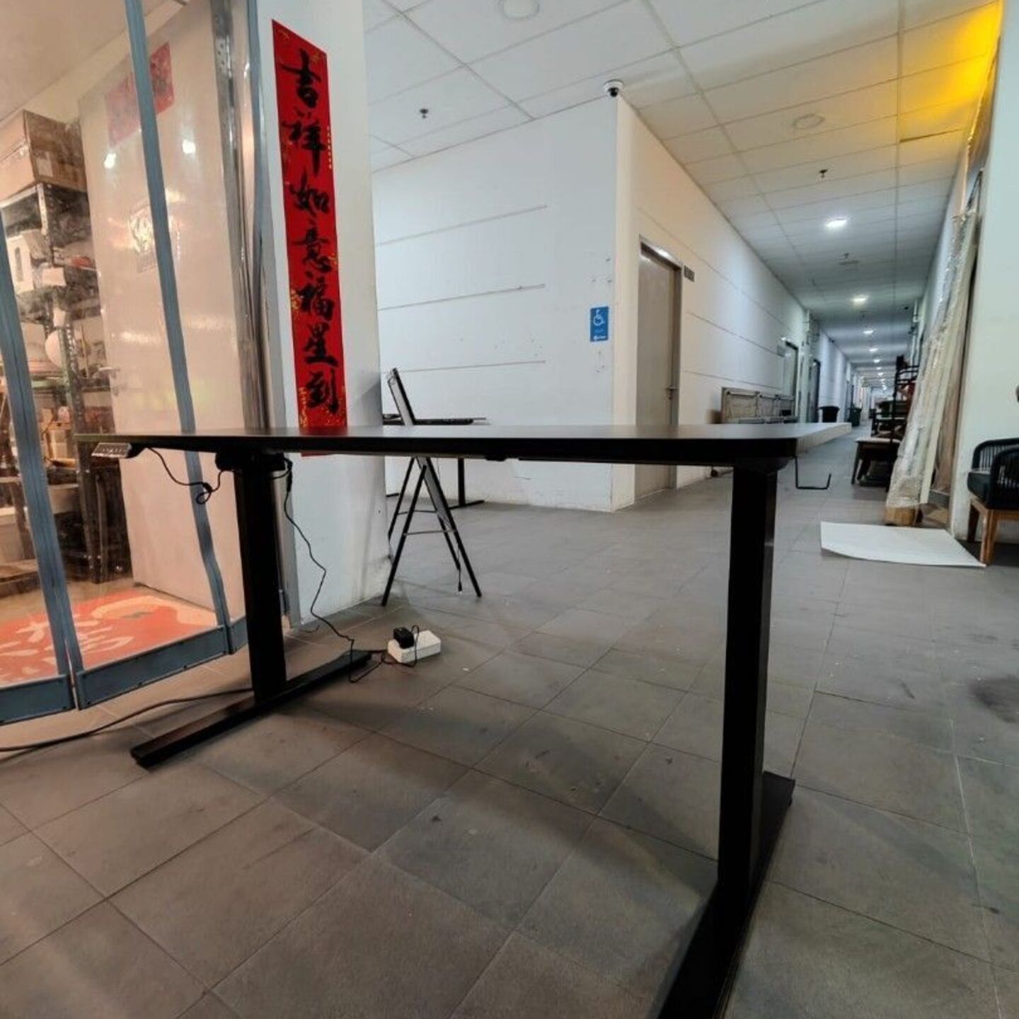 NEWELL 1.4M Electric Adjustable Table