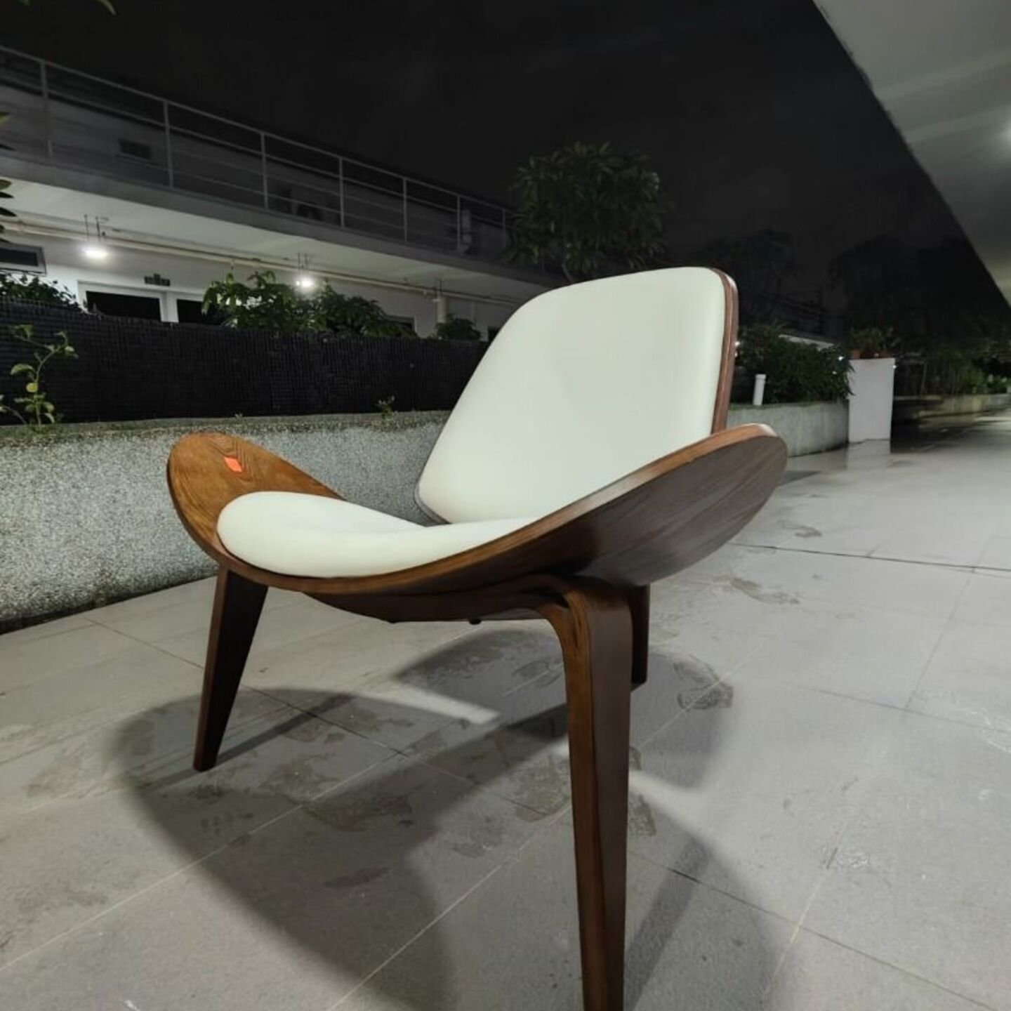 HANUA Lounge Chair in BROWN