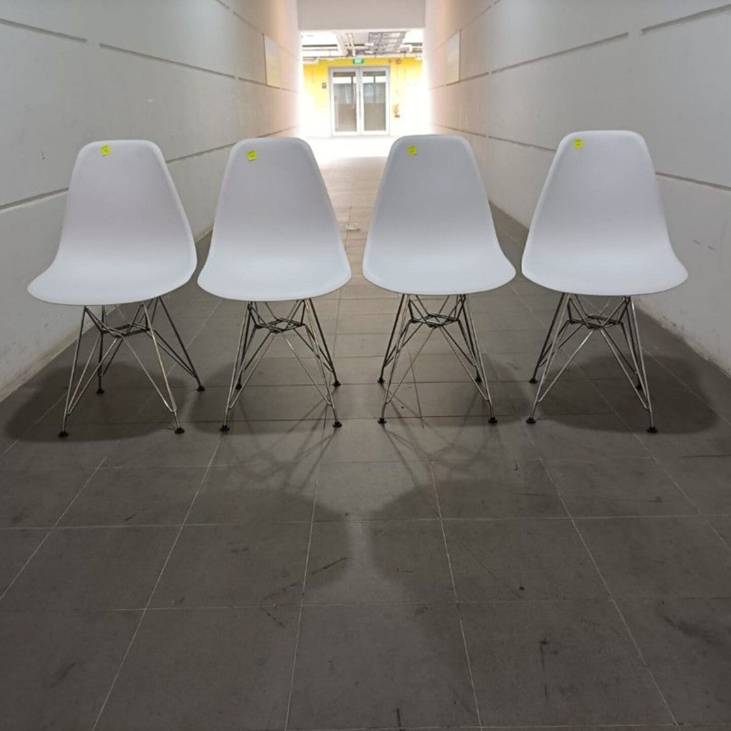 4 x RAZ Dining Chairs in WHITE with EFFIEL Metal Frame