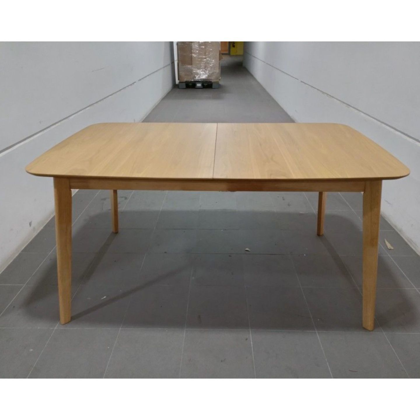 TRAX Extendable Dining Table in OAK