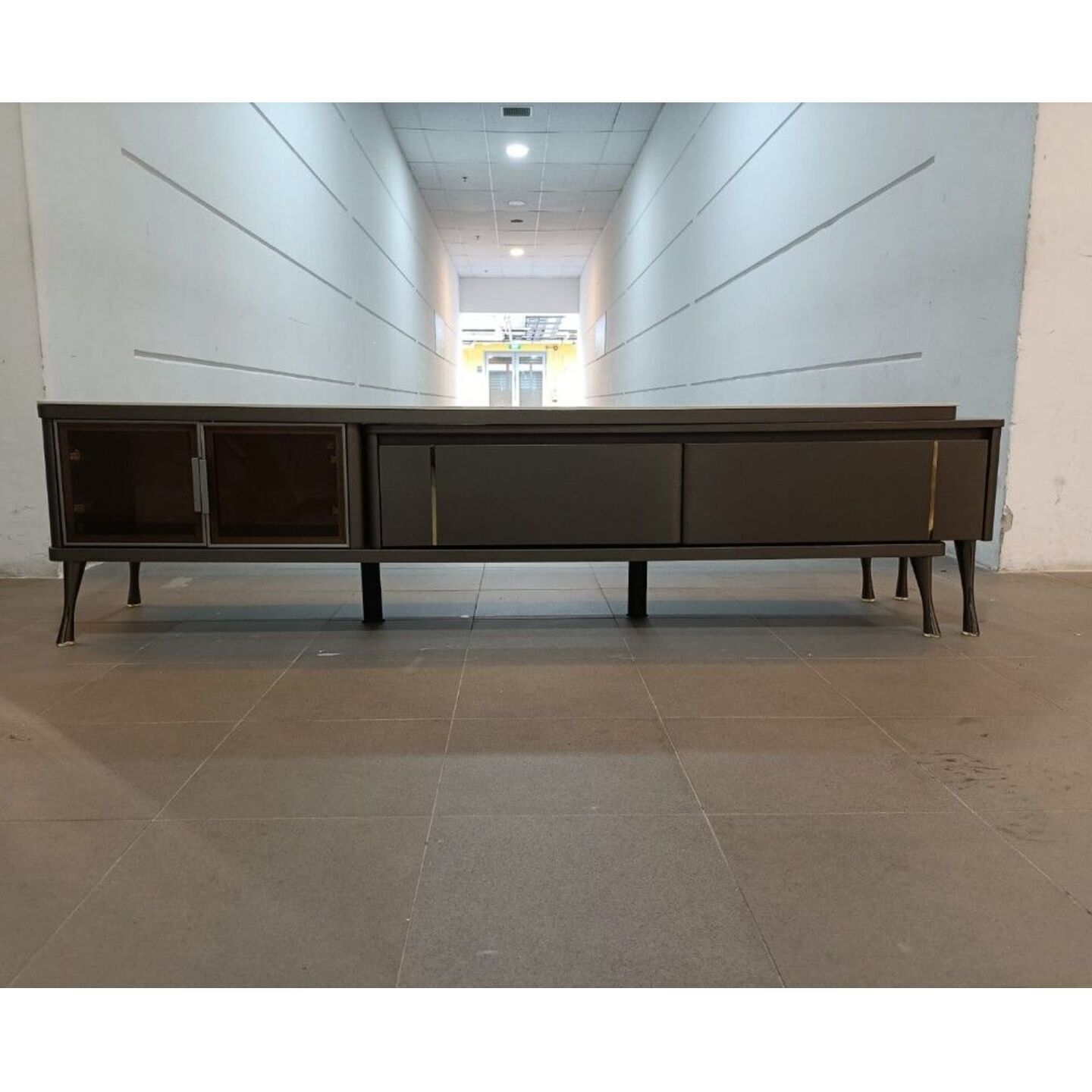 TRIDE Extendable TV Console with Sintered Stone Top