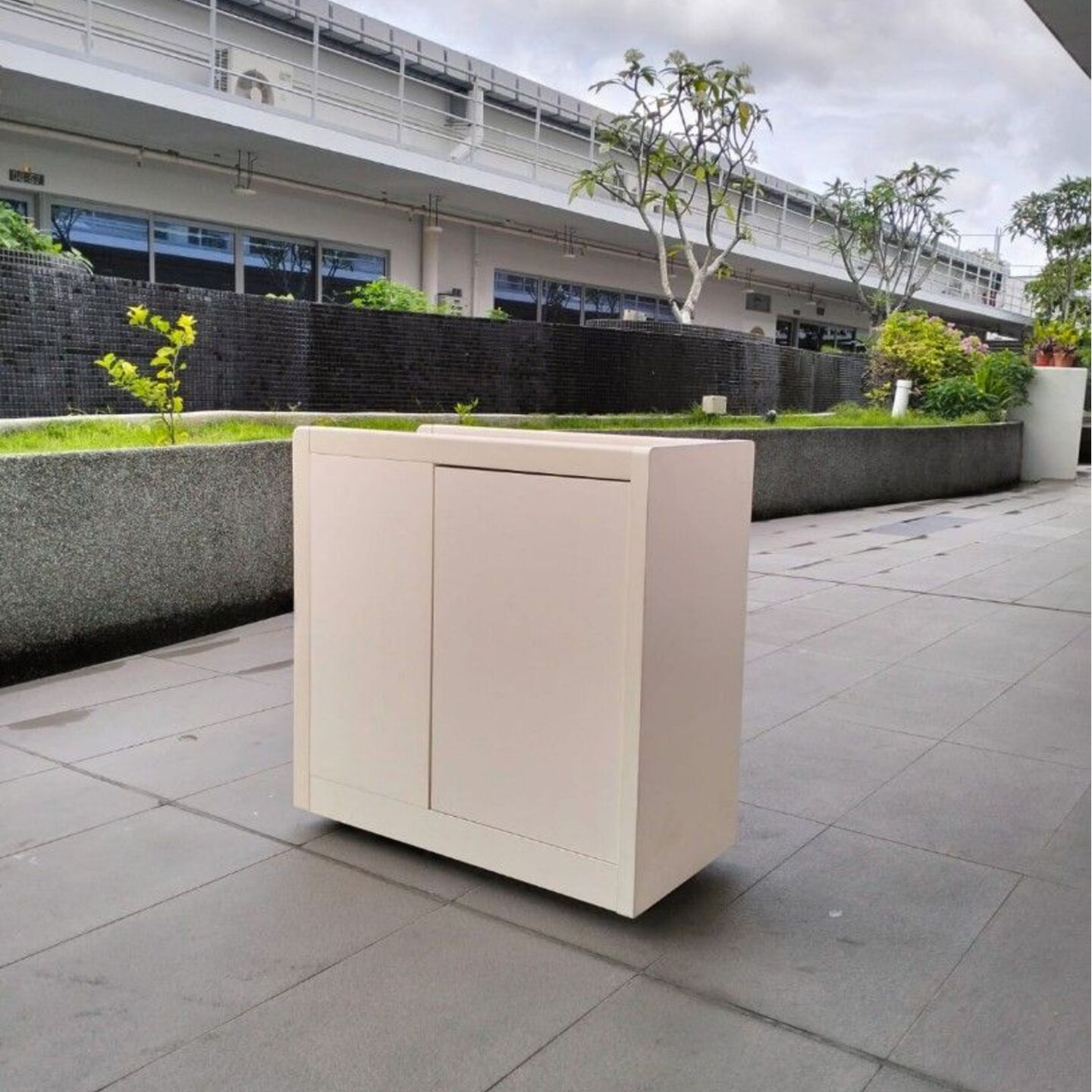KULTO Enclosed Movable Side Table with Sintered Stone Top