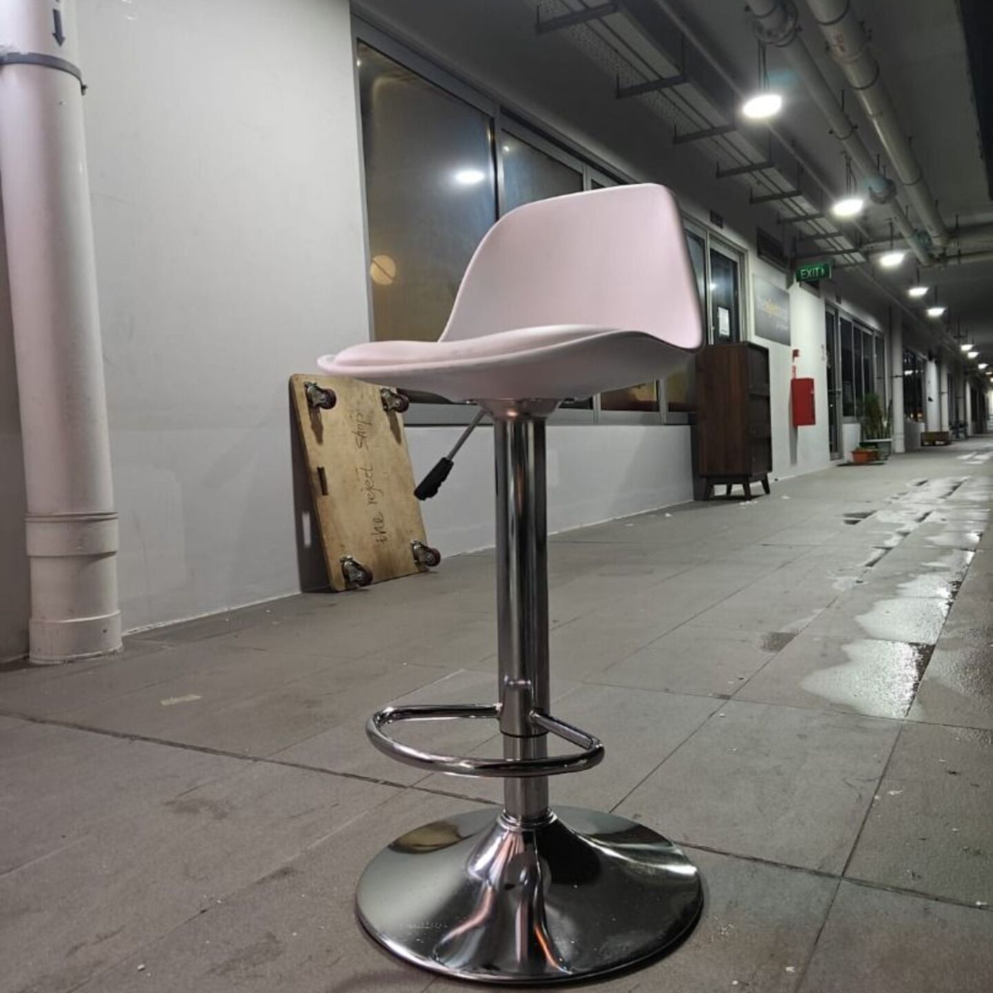 BURWOOD Bar Stools in WHITE