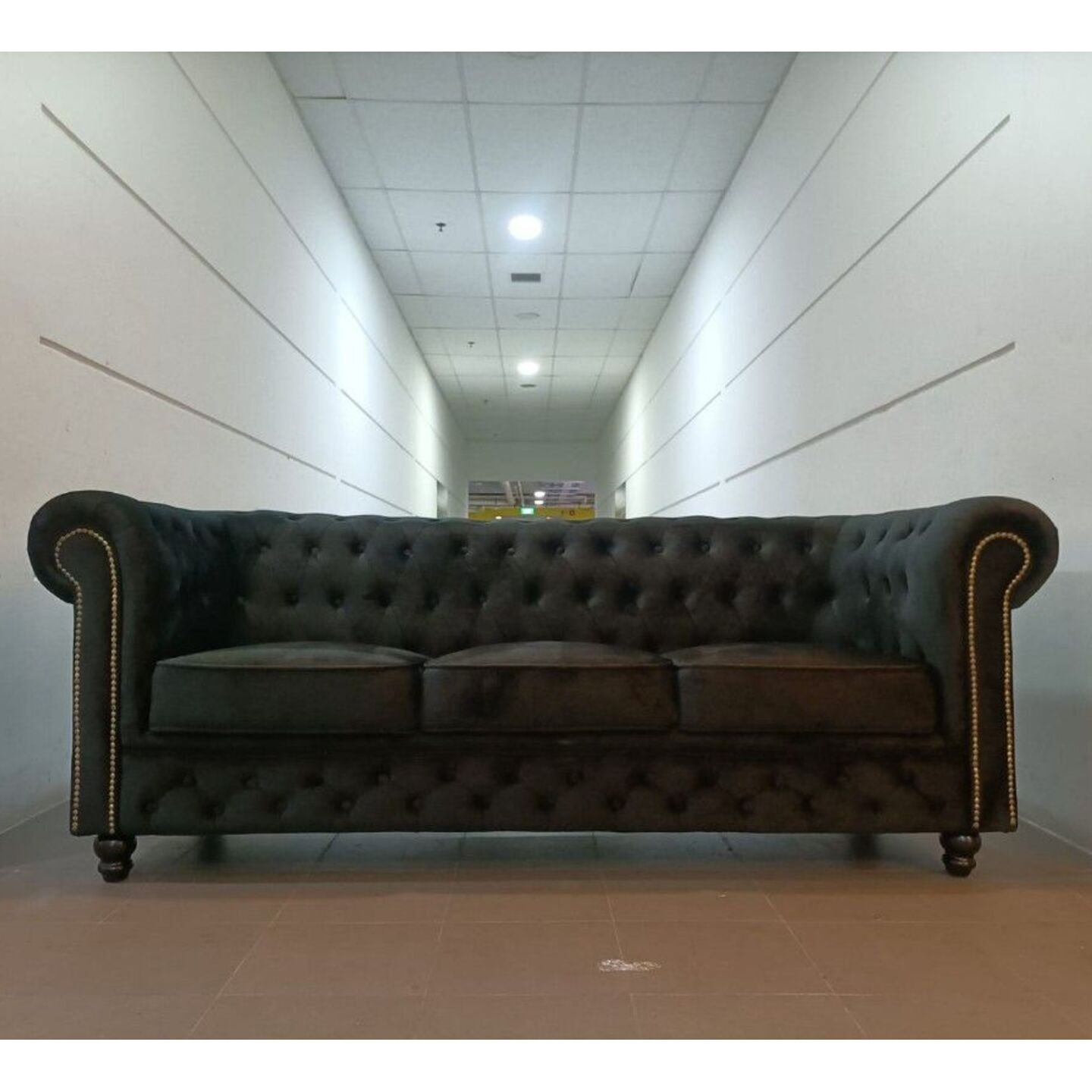 SALVADORE X 3 Seater Chesterfield Sofa in VELVET BLACK - last piece