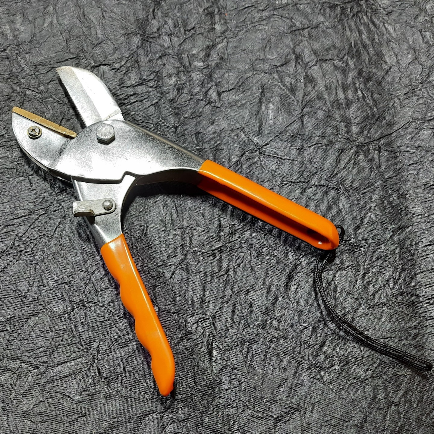 Roll Cut Secateur