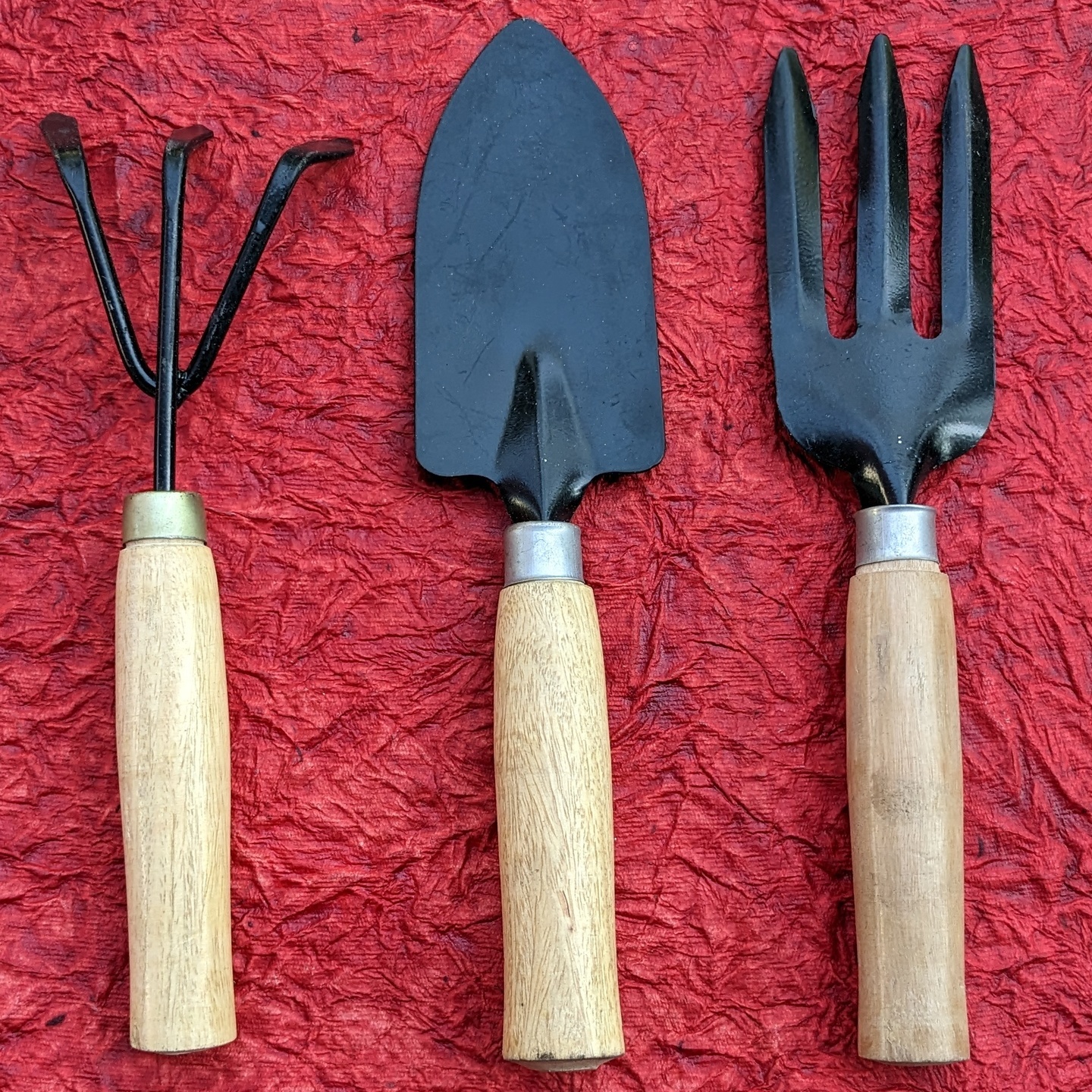 Mini Tool Set of 3 Gardening Hand Tool Kit for Home Gardening with wooden handle Trowel, Hand Fork, Cultivator