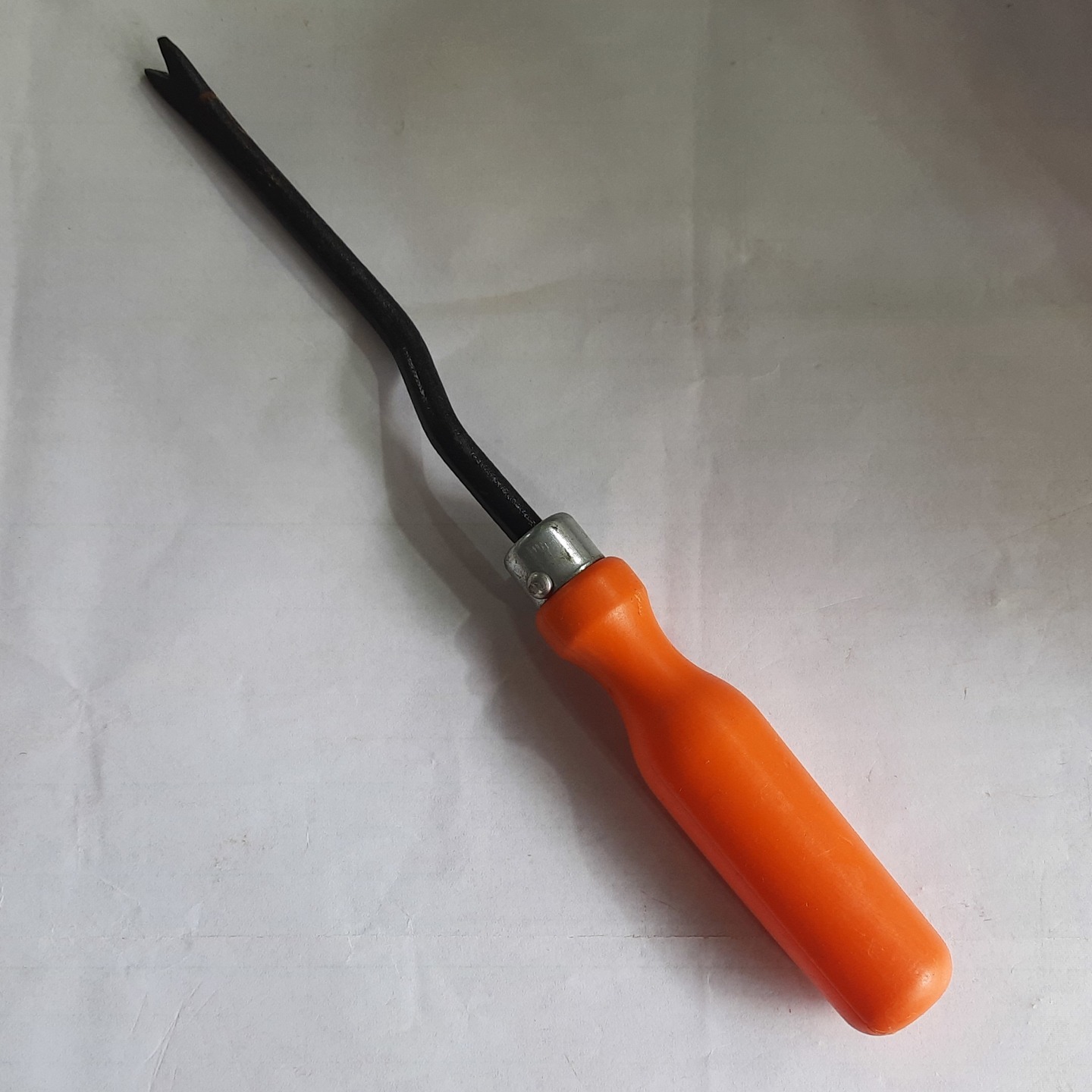 Garden Weeder Hand Tool for Root Remover- Features Forked tip Will Pull Out Weeds Easily