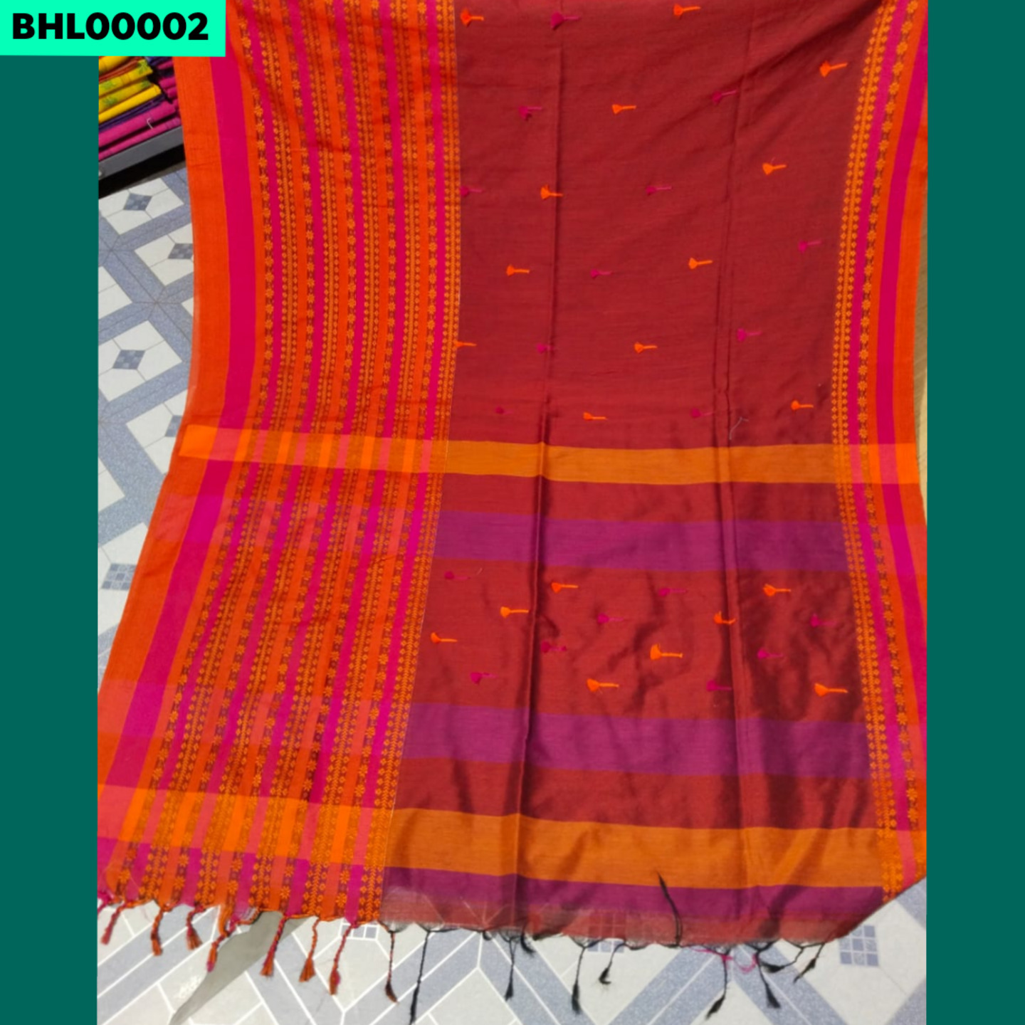 Bunon - Traditional Handloom Saree - Shades Of Red