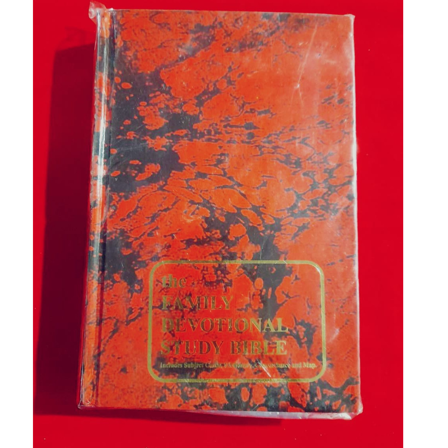 FAMILY DEVOTIONAL STUDY BIBLE