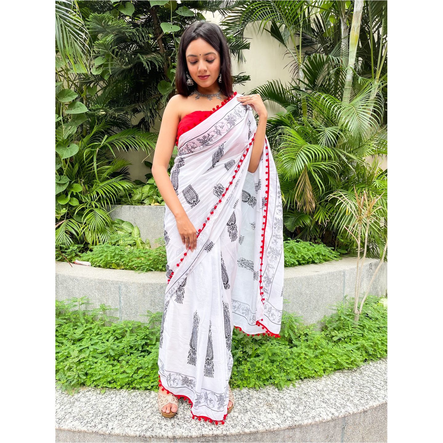 Shivanya Handicrafts Women's Hand Block  Batik Bagru Jaipuri Ikat Printed Handloom Pure Cotton Mulmul Traditional  Cotton Sarees With Printed Blouse Piece With Pom Pom Lace (White)_SH-0927