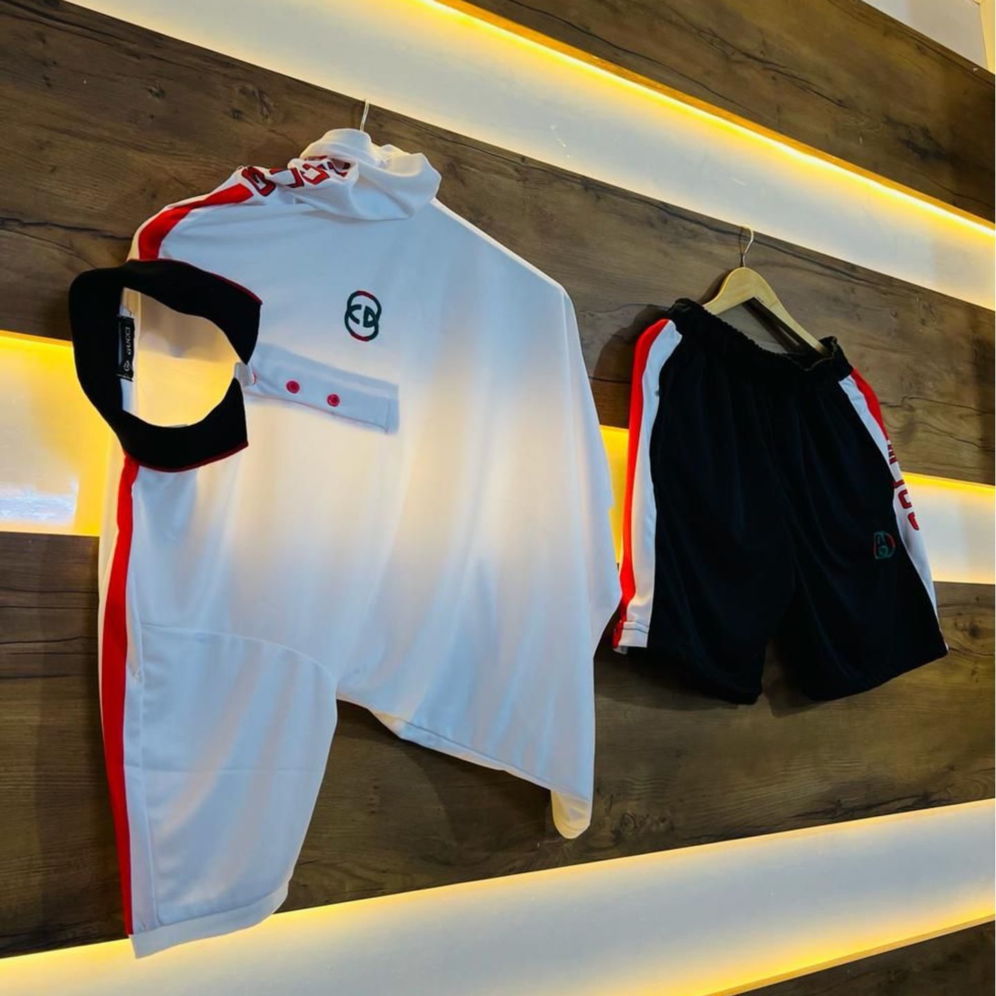 Guccii Niker Suit Lycra Fabric