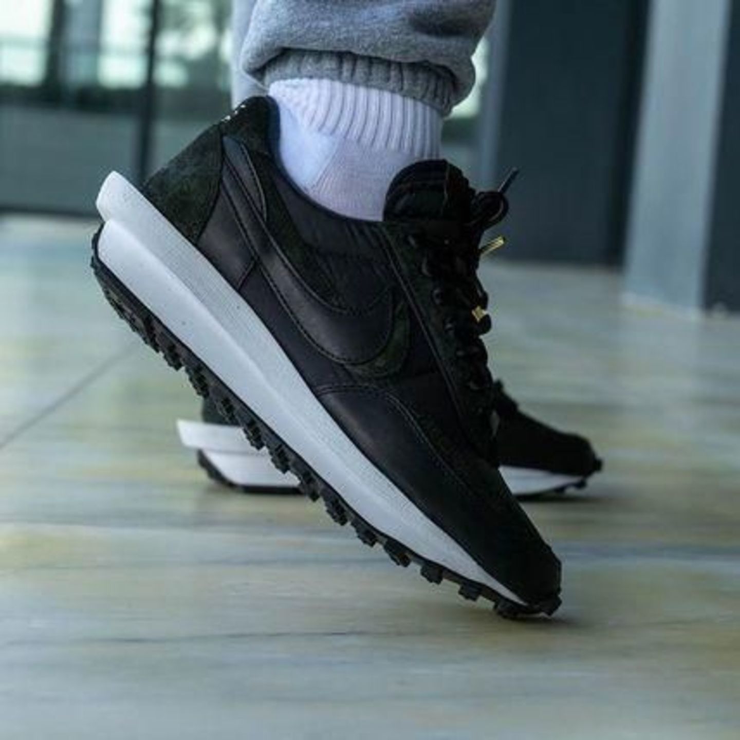 Insta Shoppee Nike Sacai X LD Waffle First Copy Sneaker - Black and White