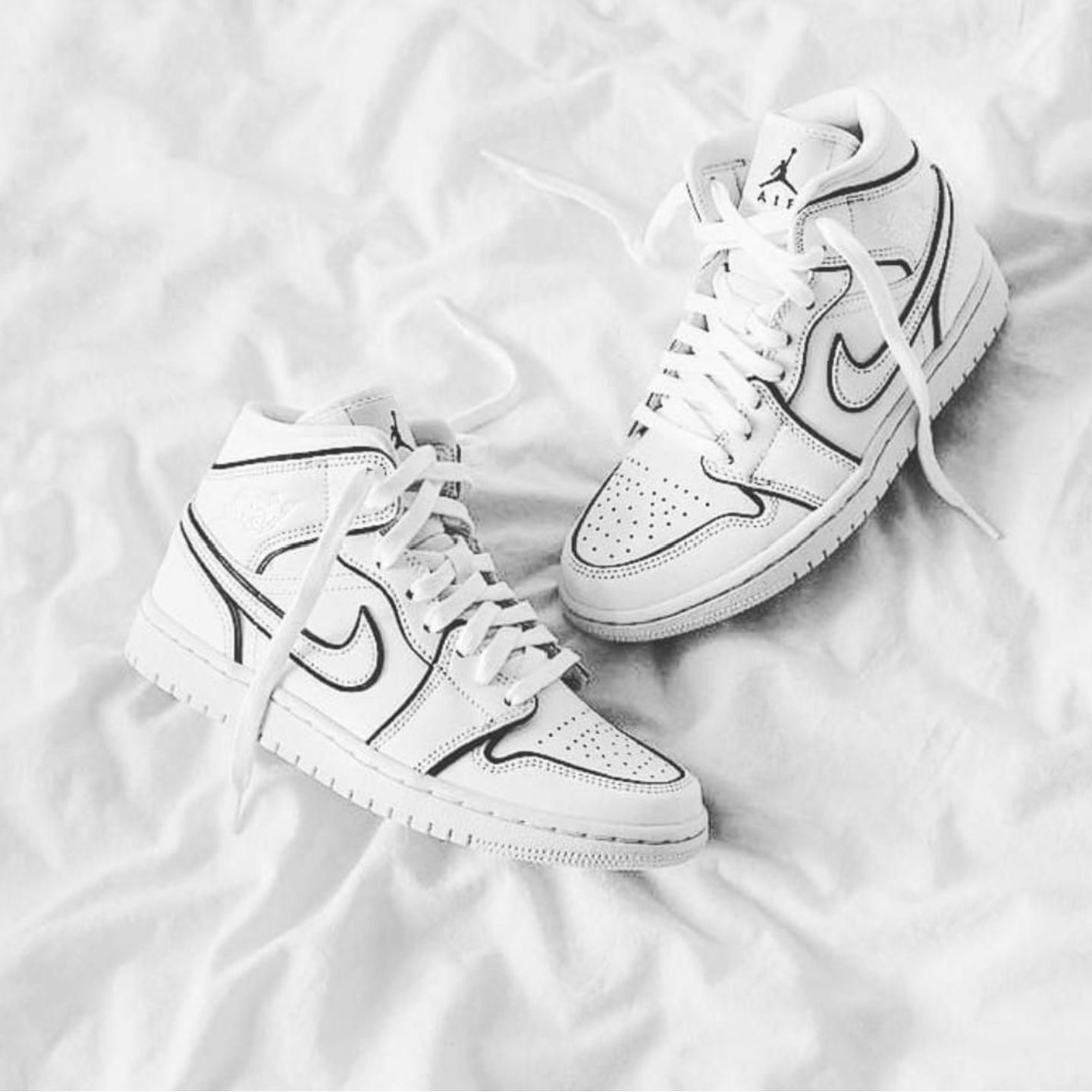 Insta Shoppee Nike Air Jordan 1 Mid Iridescent Reflective