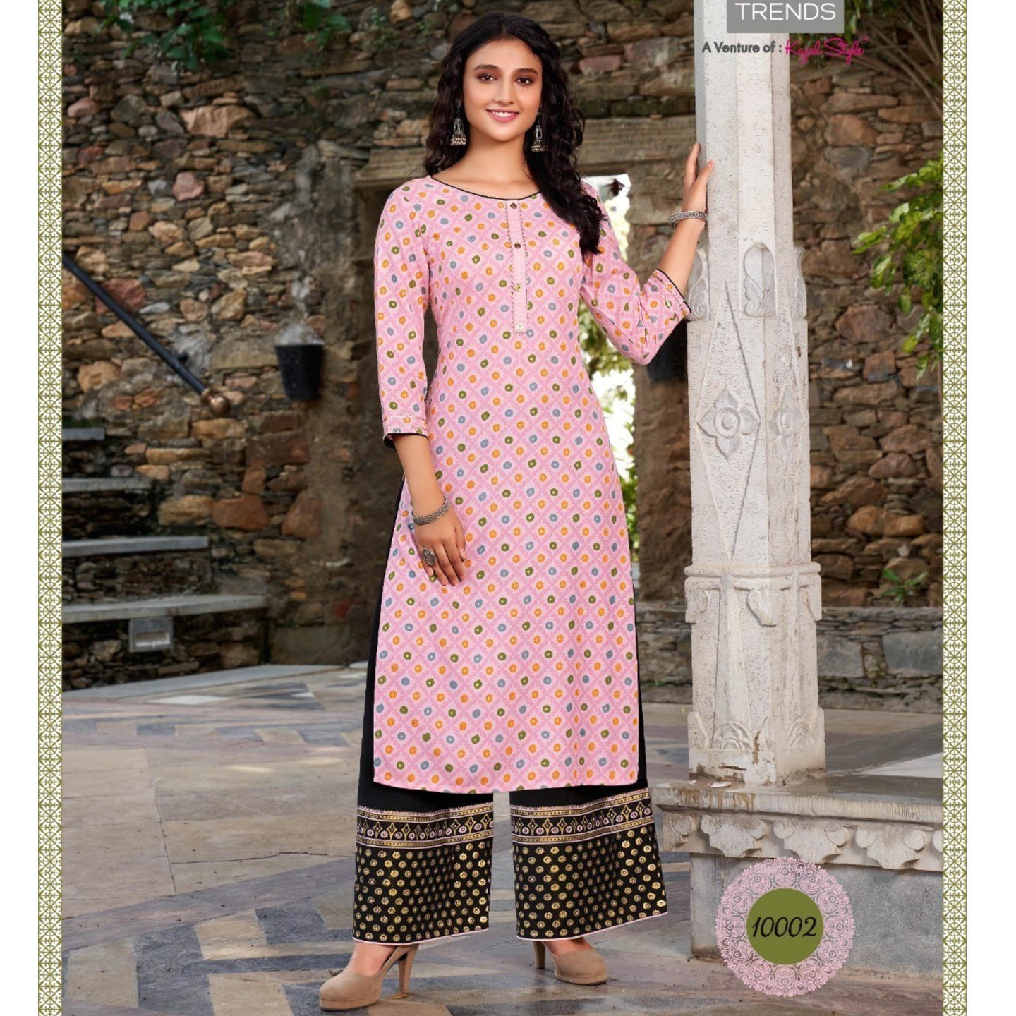 Diya Trends Women Light Pink with Black Color Kurta with Flared Palazzos