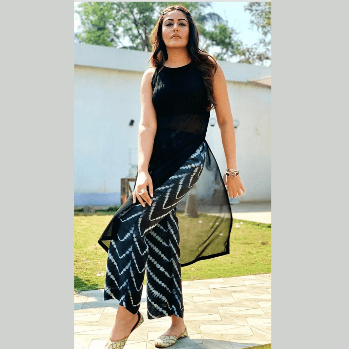 Surbhi Chandna Solid Black Color Sleevless Kurti with Palazzos