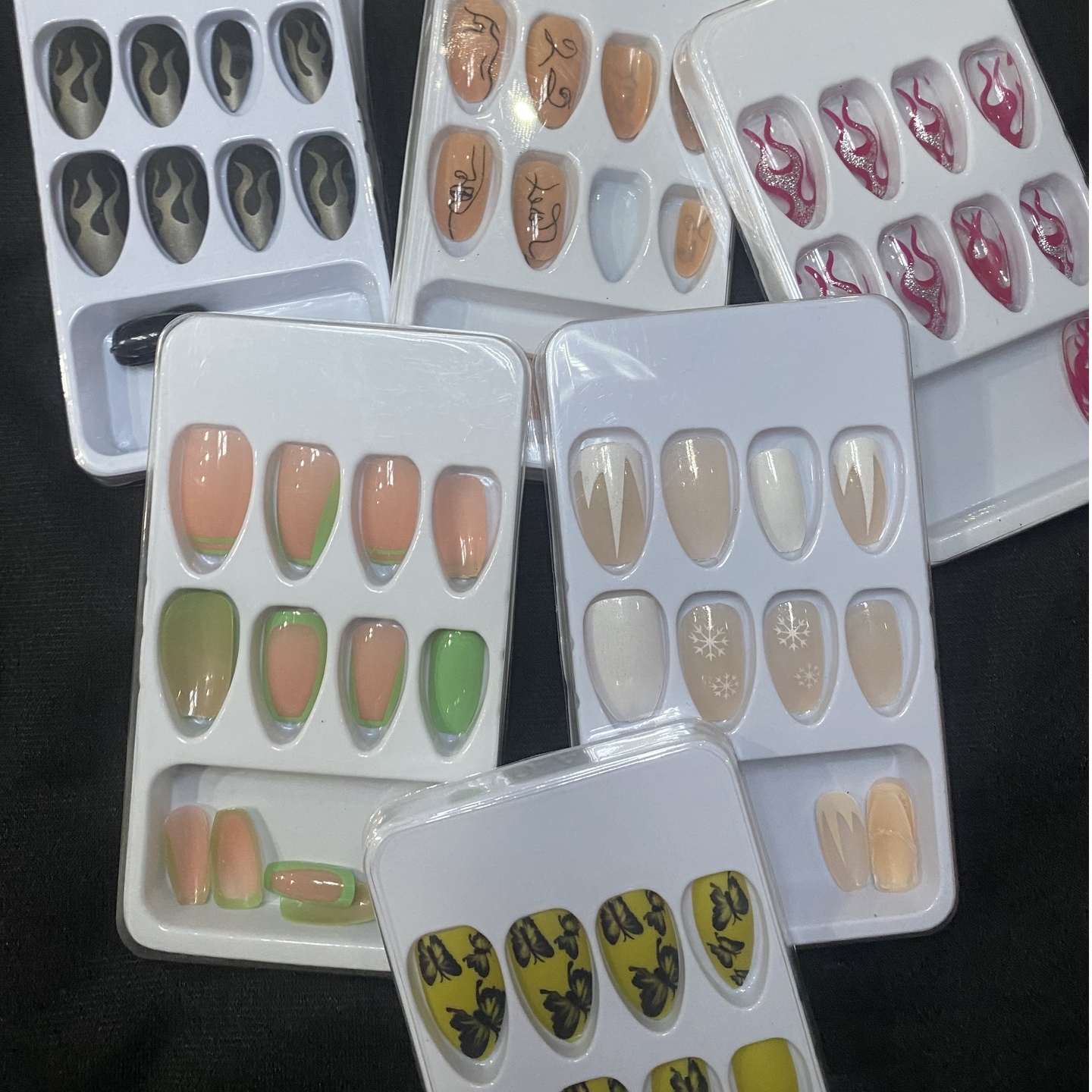 Almond press on nails