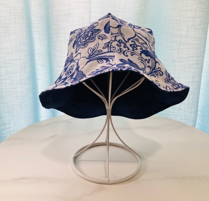 Reversible Hat in Navy with Printed