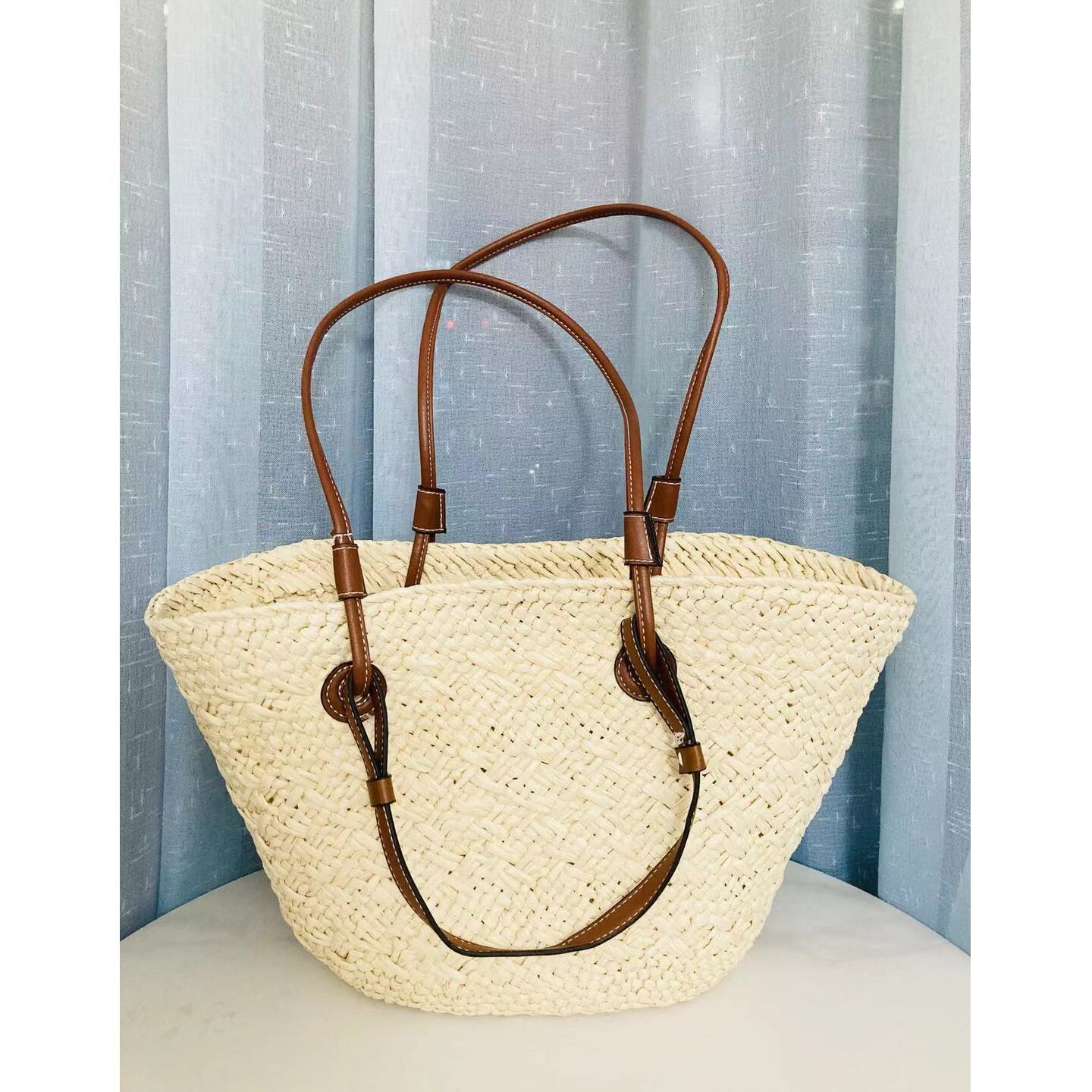 Straw Basket Bag in Beige