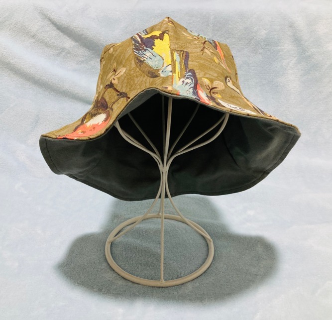 Reversible Hat in Grey