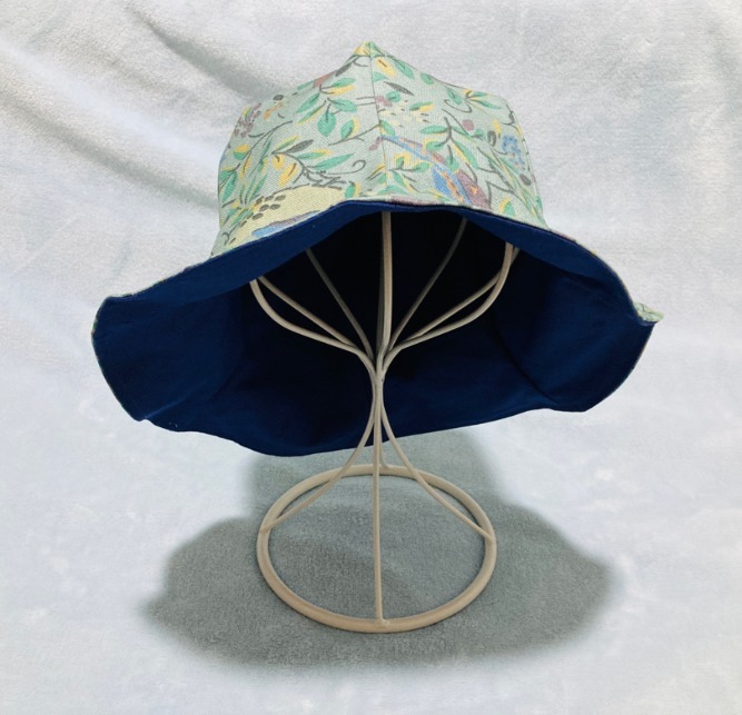 Reversible Hat in Navy