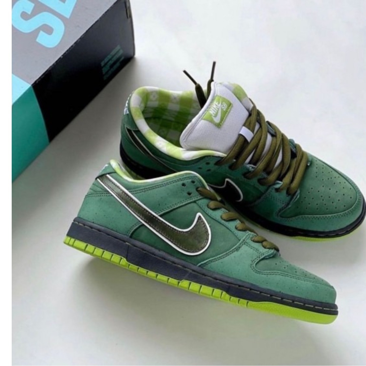 NIKE_SB DUNK LOW LOBSTER