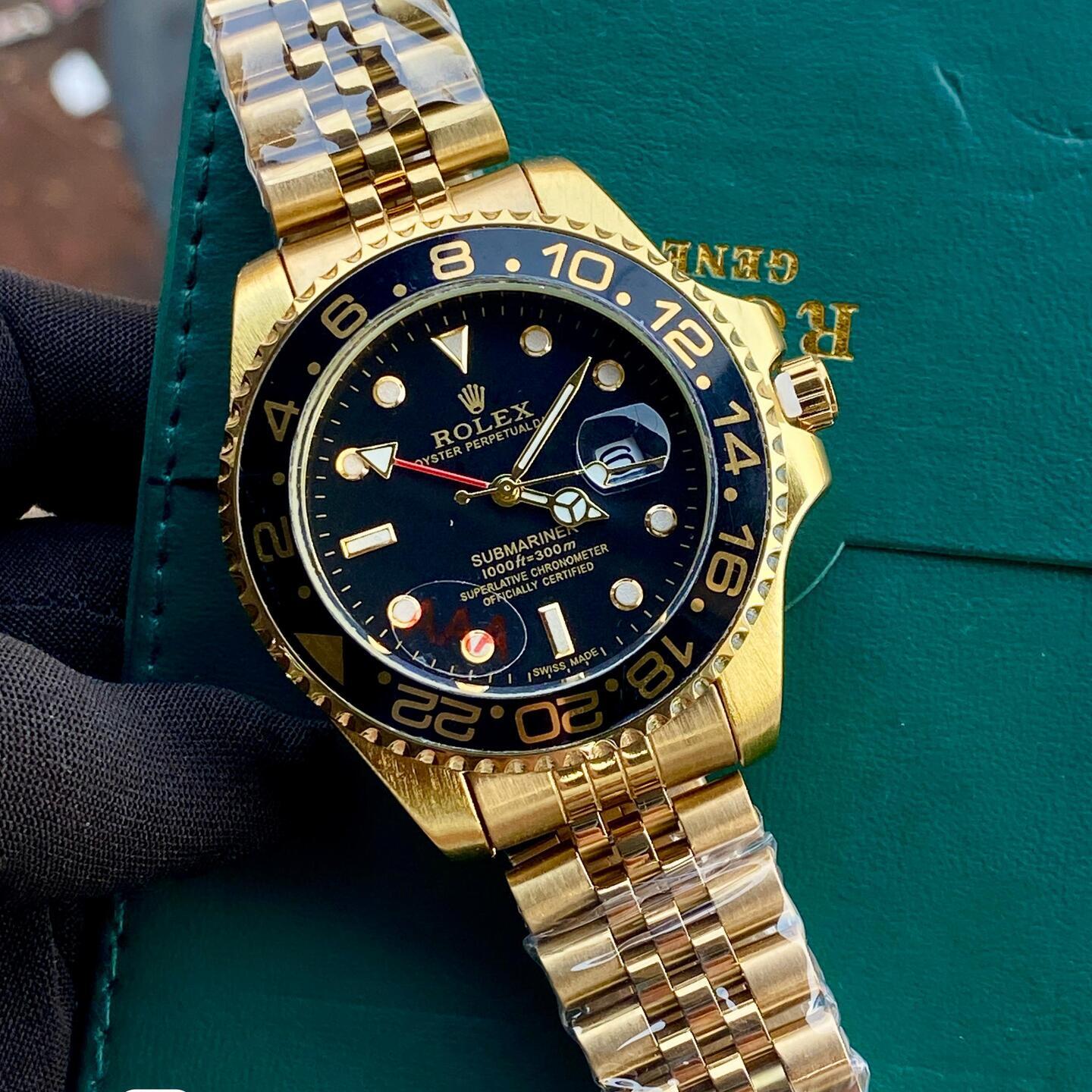 Mens  Rolex Rainbow Submariner with Gold Belt with Black Rim