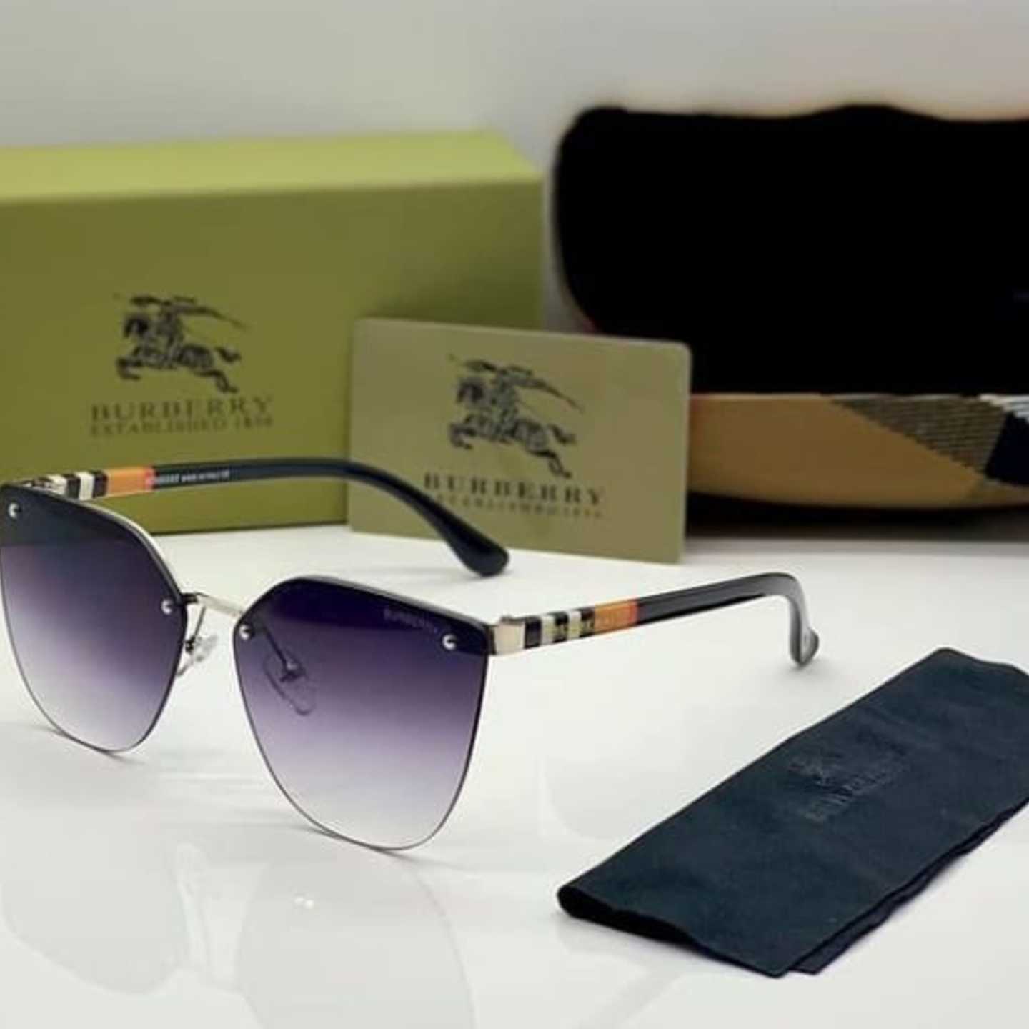 SUNGLASSES