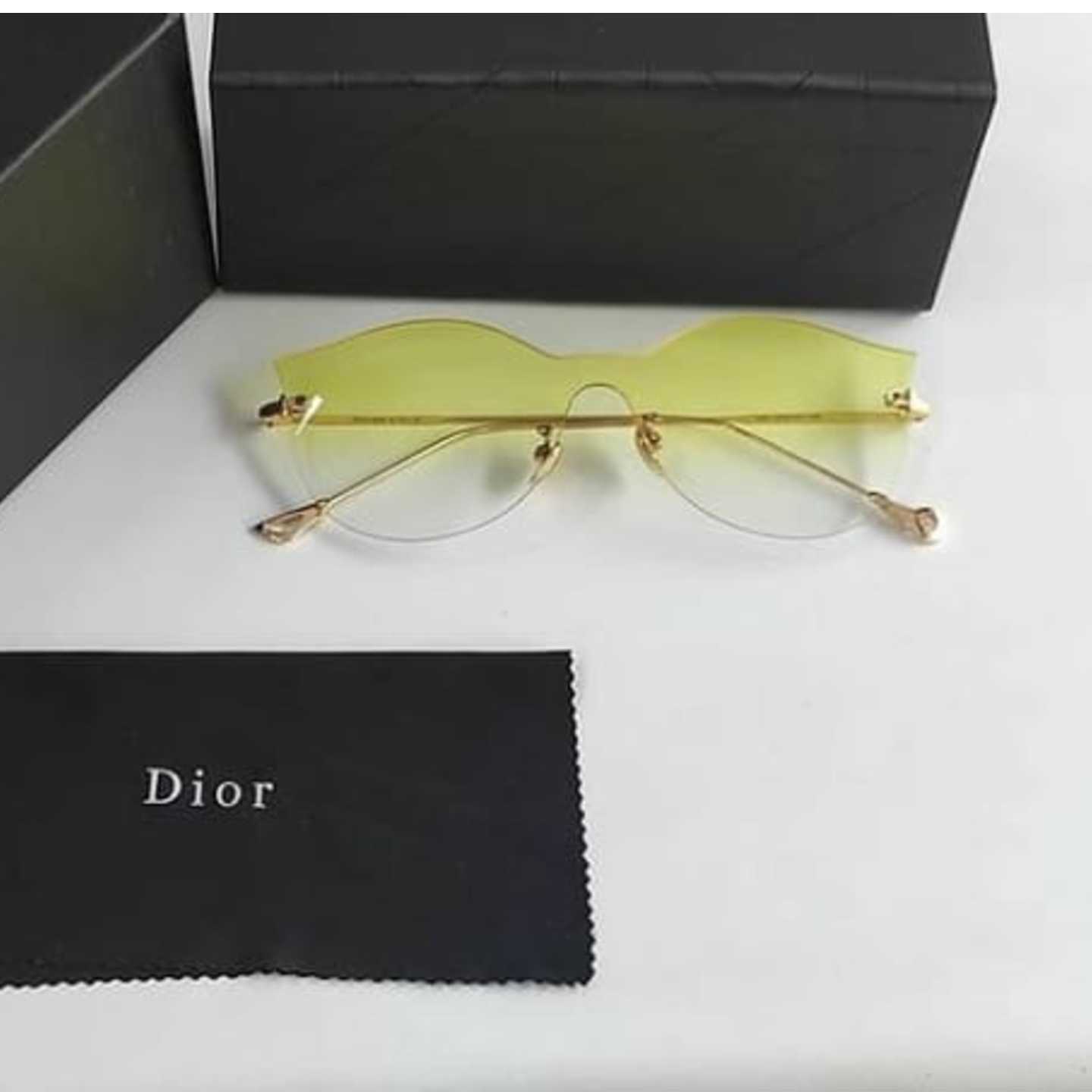 SUNGLASSES