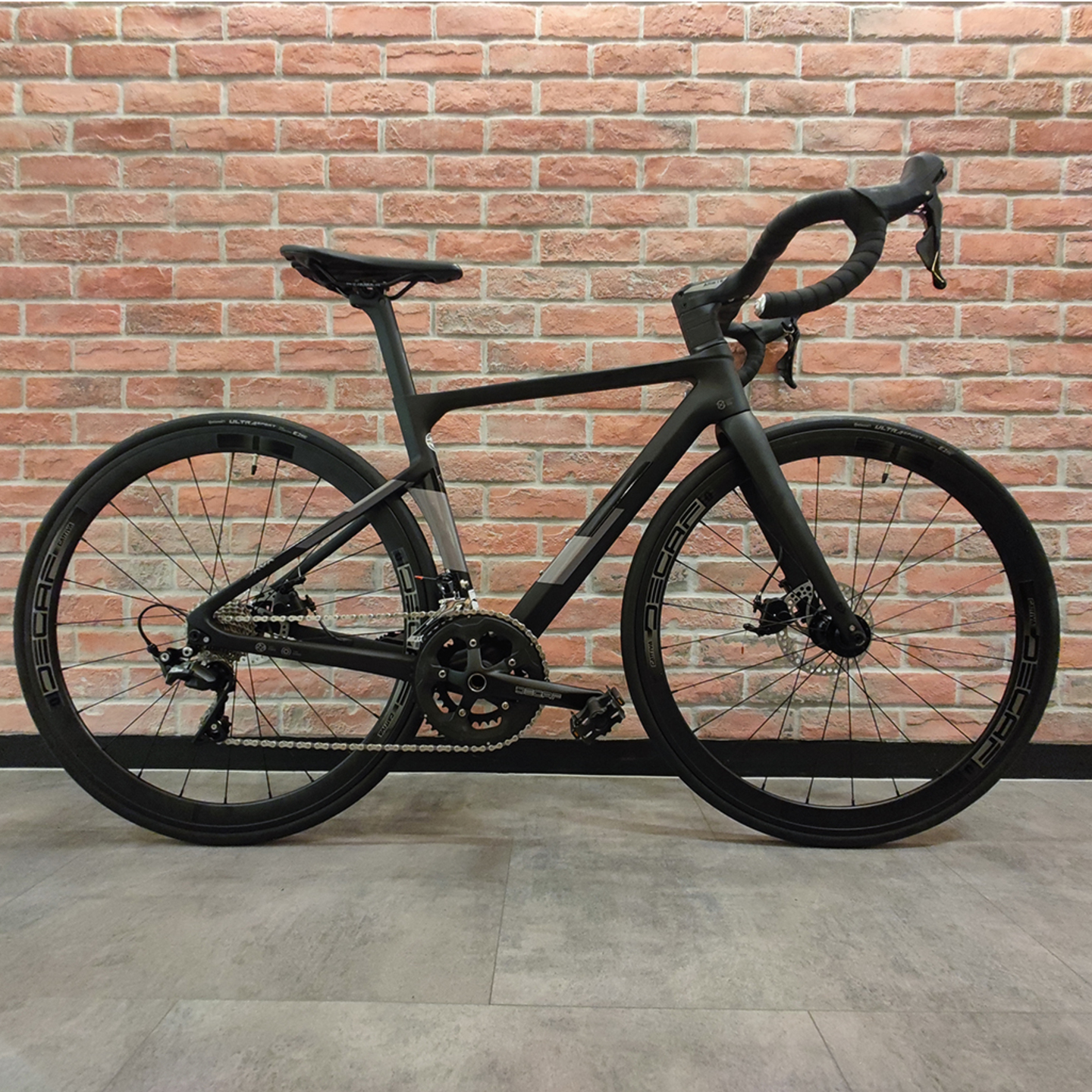 Java VESUVIO (Disc Brake-UCI) Full Carbon Road Bike
