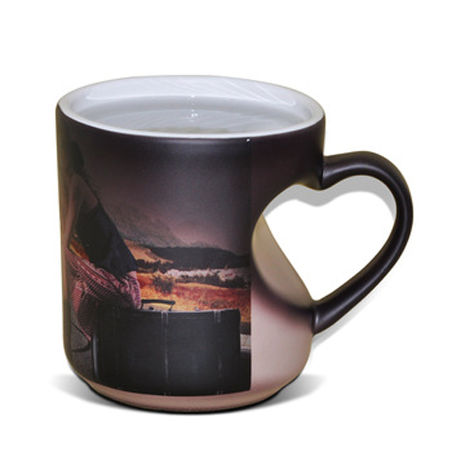 Magic mug with heart shape handle