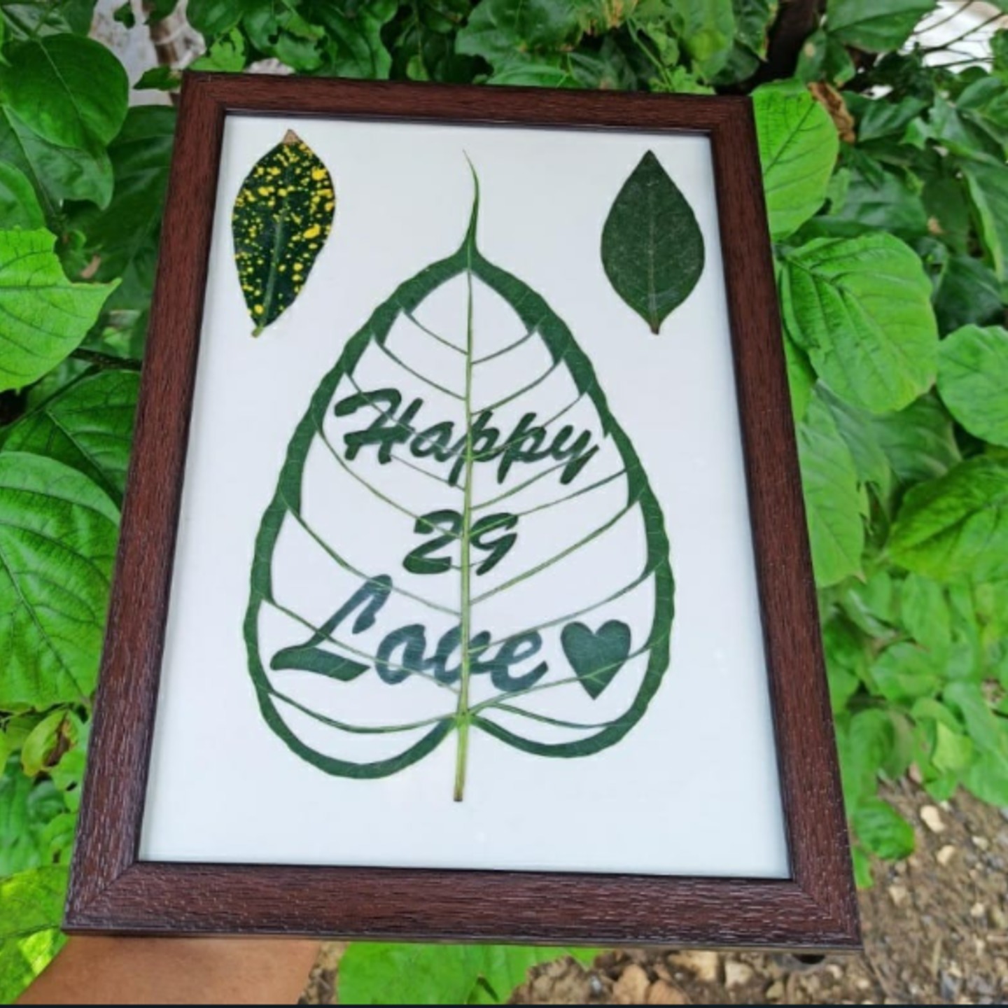 Leaf art hande made