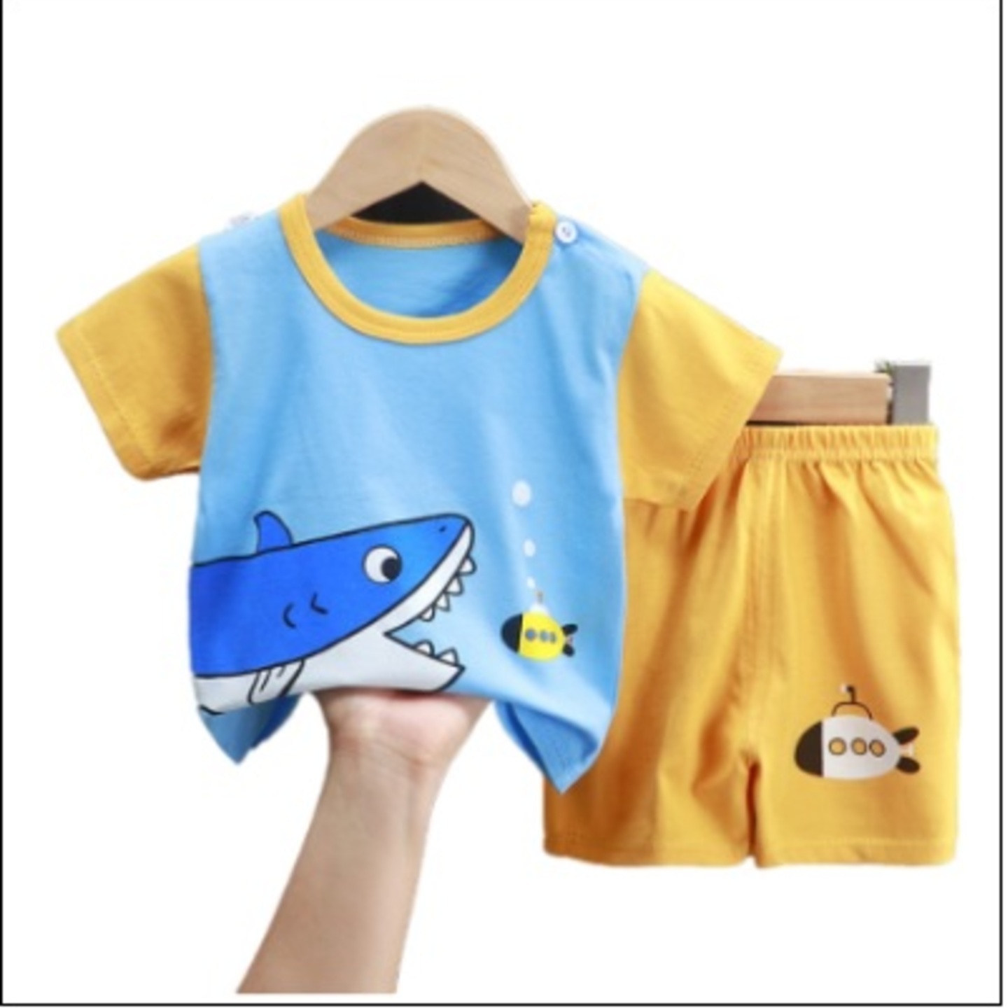 KidsNation Boys Printed t-shirt and Shorts Set