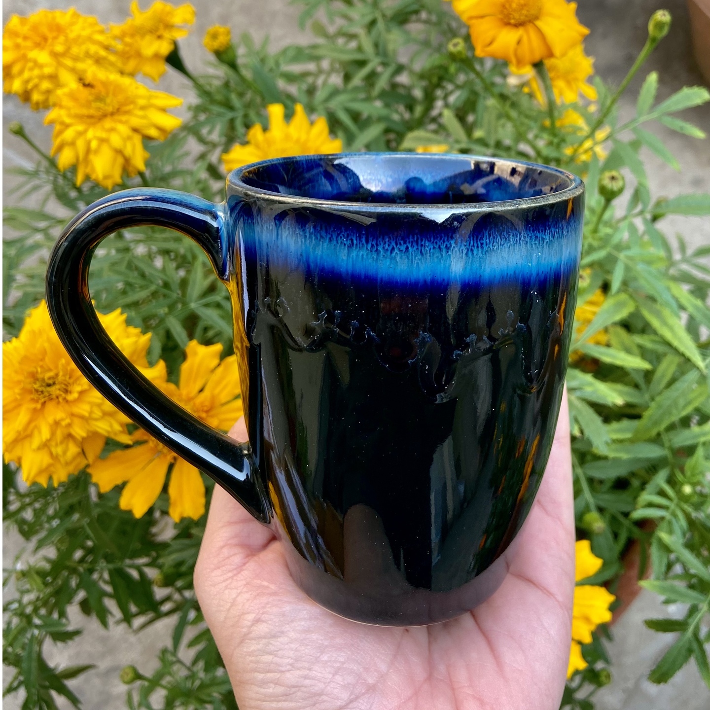Black blue drip slim mug