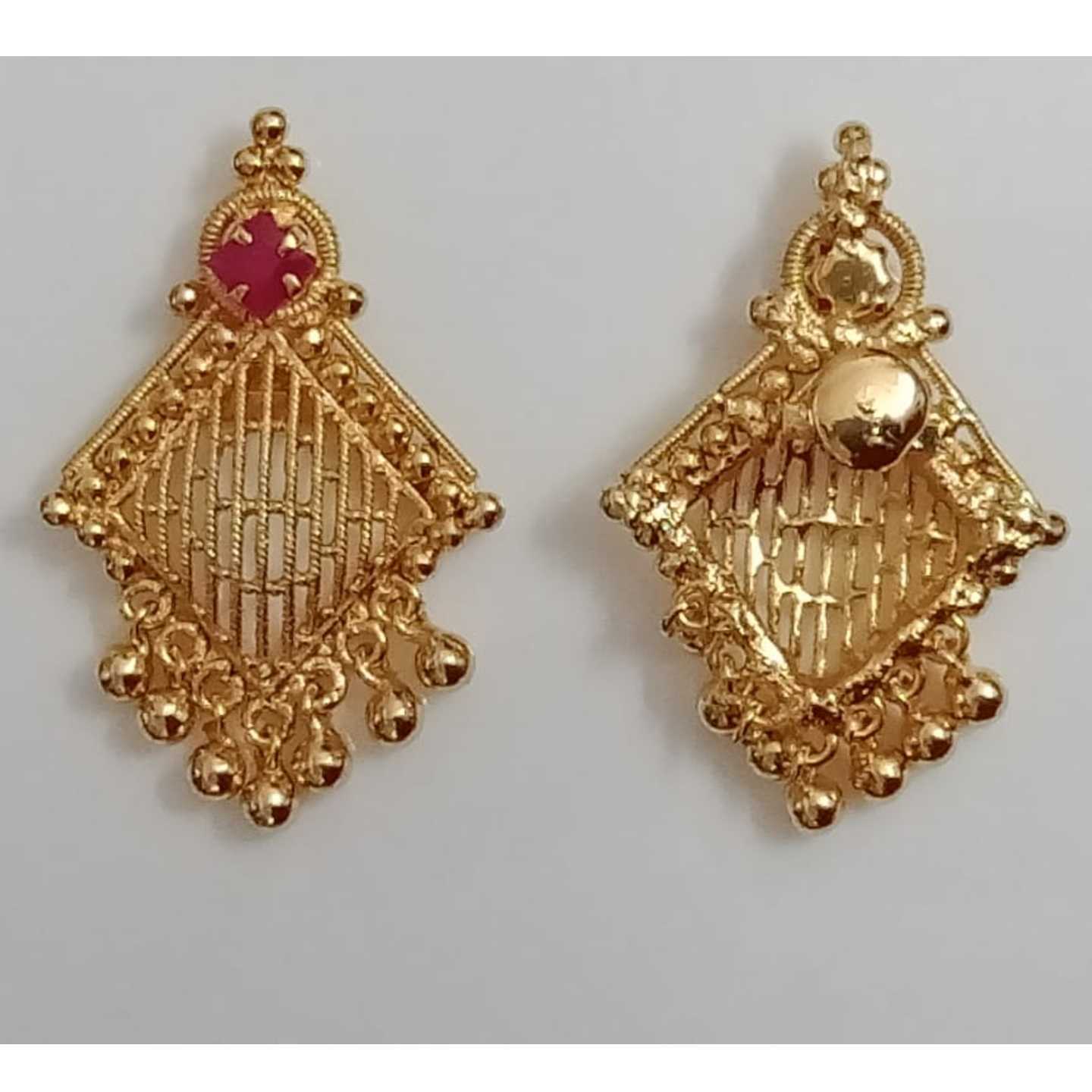 Impone Netted Studs In Salem
