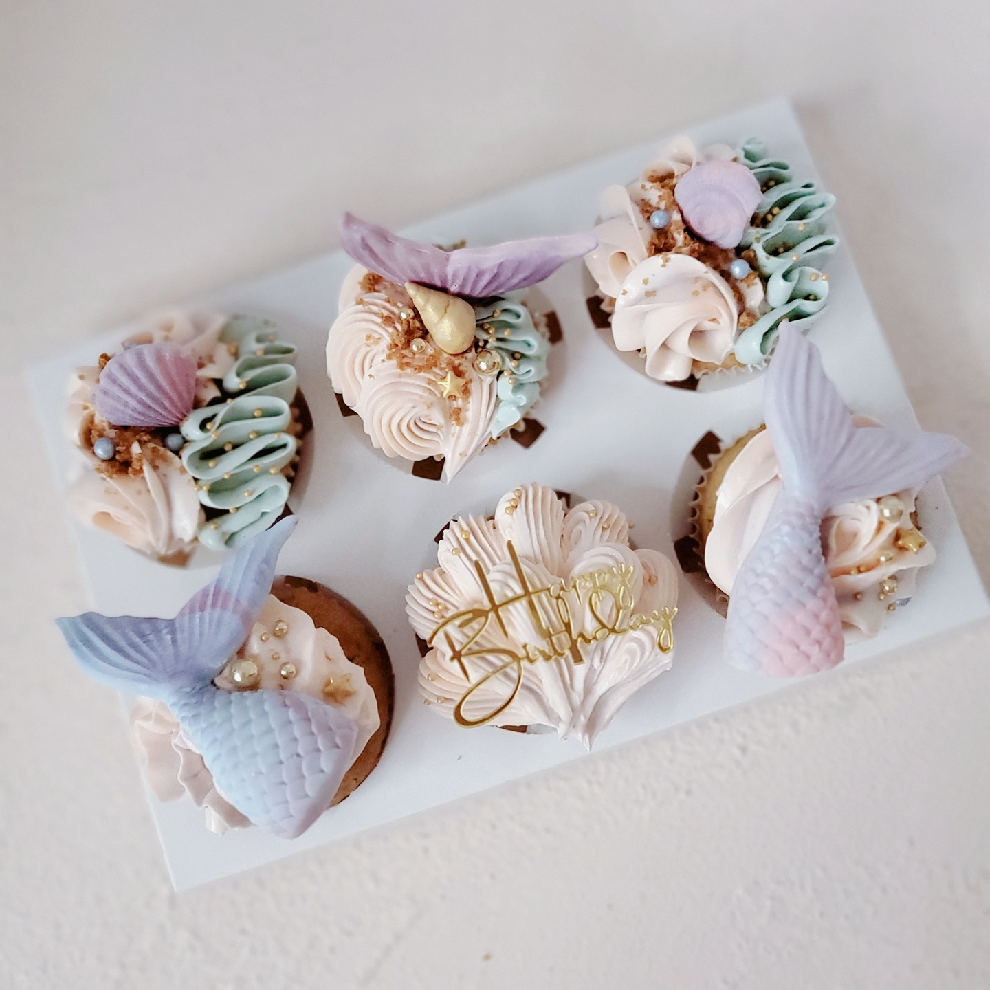 Mermaid Themed Cupcakes In Pastel Tones