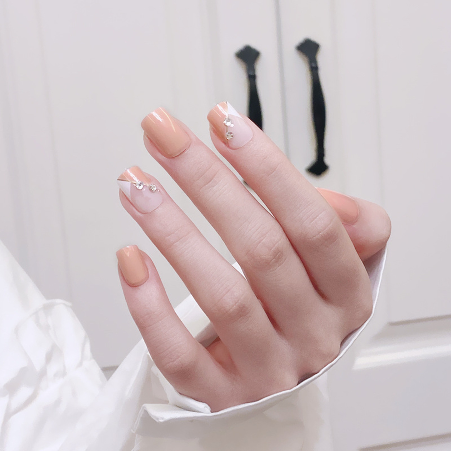 jewels beauty Nails Extension Artificial Nails French Nails False Nails Acrylic Nails Fake Nail Short Nails Long Nails Design Nails Set With 24pcs Nails And Aplication kit