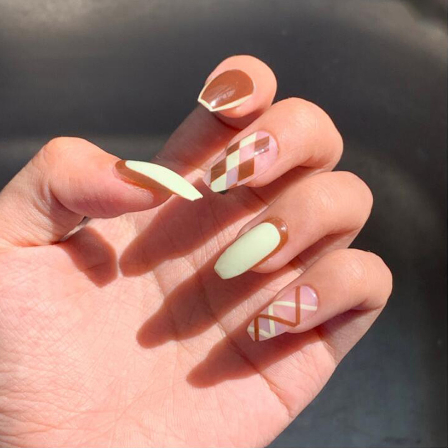 Jewels beauty Artificial Nails Press On Nails Fake Nails False Acralyic Women Nails Girls Nails Short Nails long Nails Gel Finish Manicure Nails kit of 24 Nails with Glue