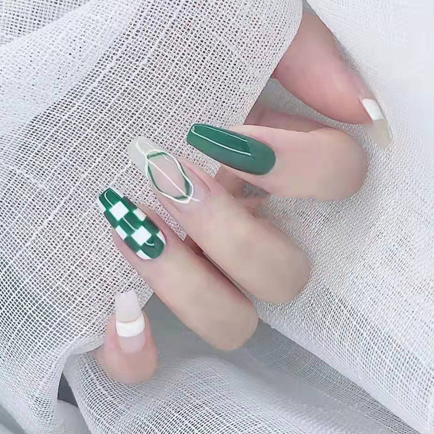 jewels beauty Nails Extension Artificial Nails French Nails False Nails Acrylic Nails Fake Nail Short Nails Long Nails Design Nails Set With 24pcs Nails And Aplication kit