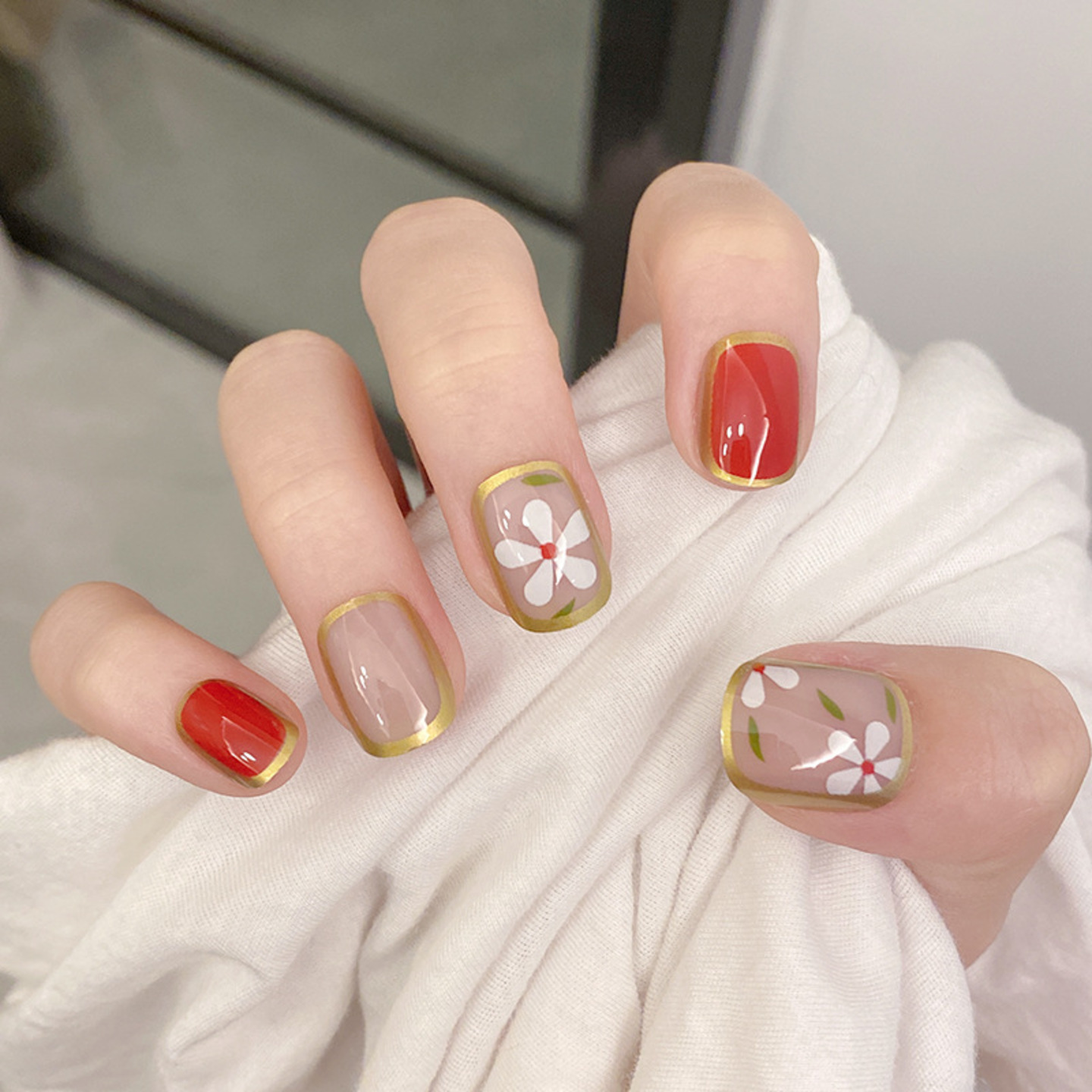 jewels beauty Nails Extension Artificial Nails French Nails False Nails Acrylic Nails Fake Nail Short Nails Long Nails Design Nails Set With 24pcs Nails And Aplication kit