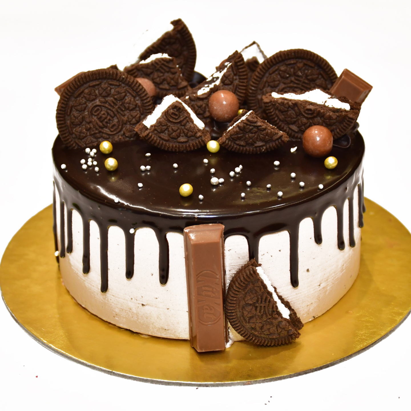 Oreo Kitkat Cake