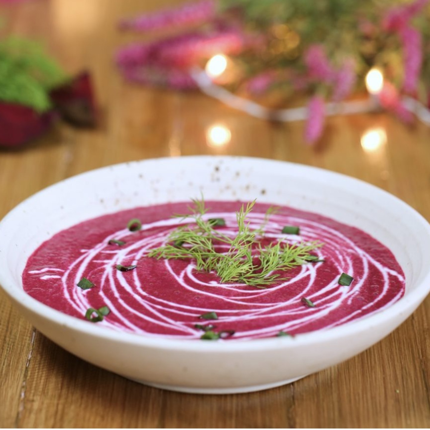 CHILLED BEETROOT BORSCHT (v)