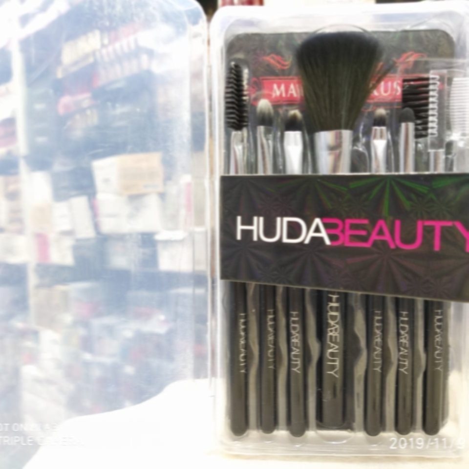 HUDA BEAUTY BRUSHES