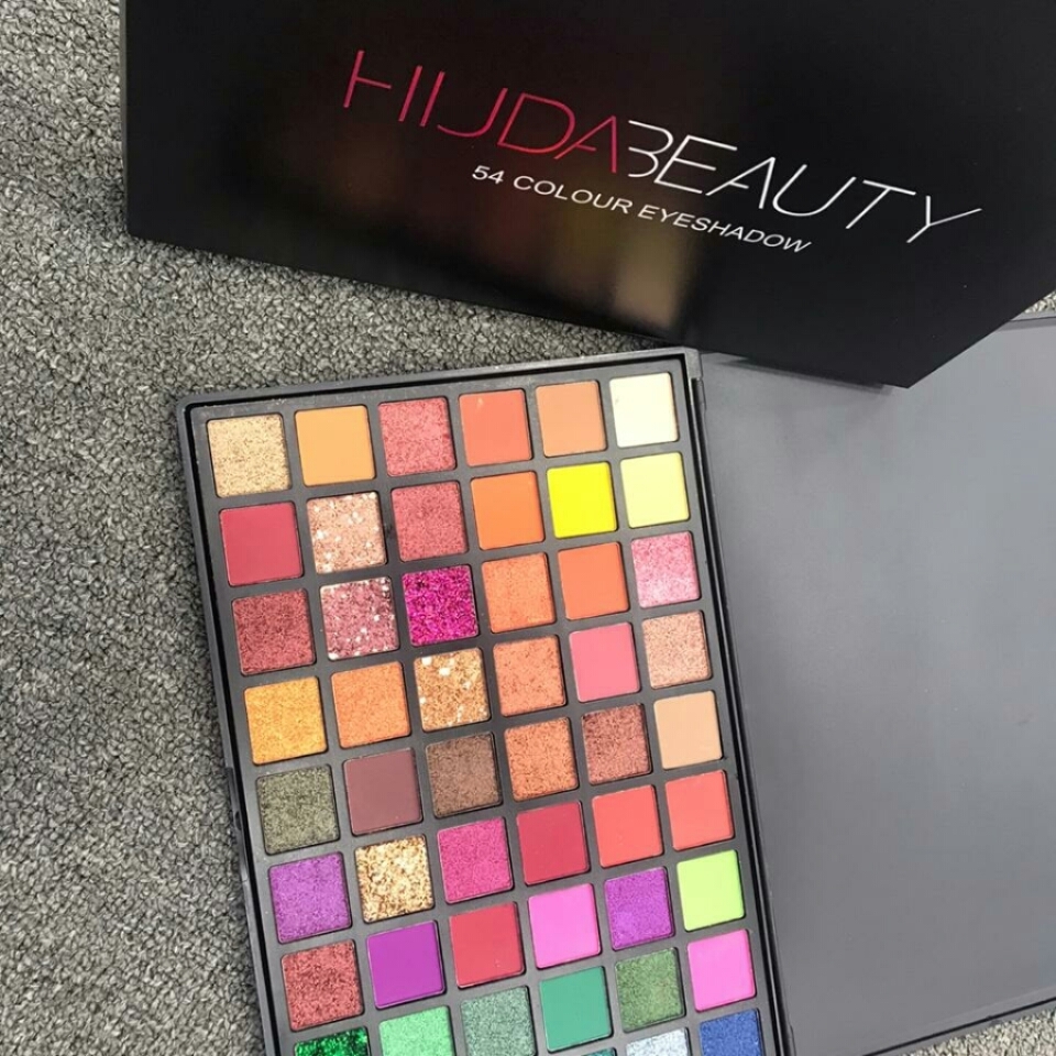 Huda Beauty 
54 Color Eye shadow