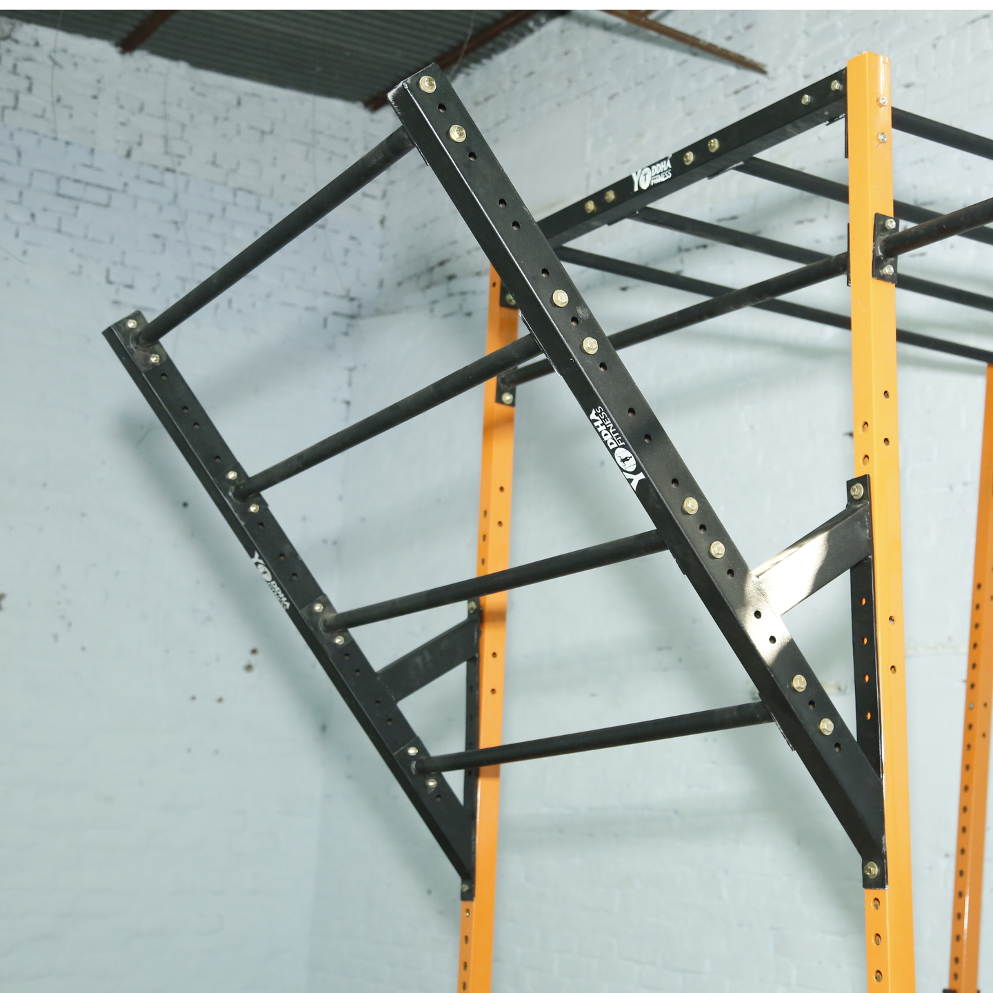 FLYING PULL UP BAR